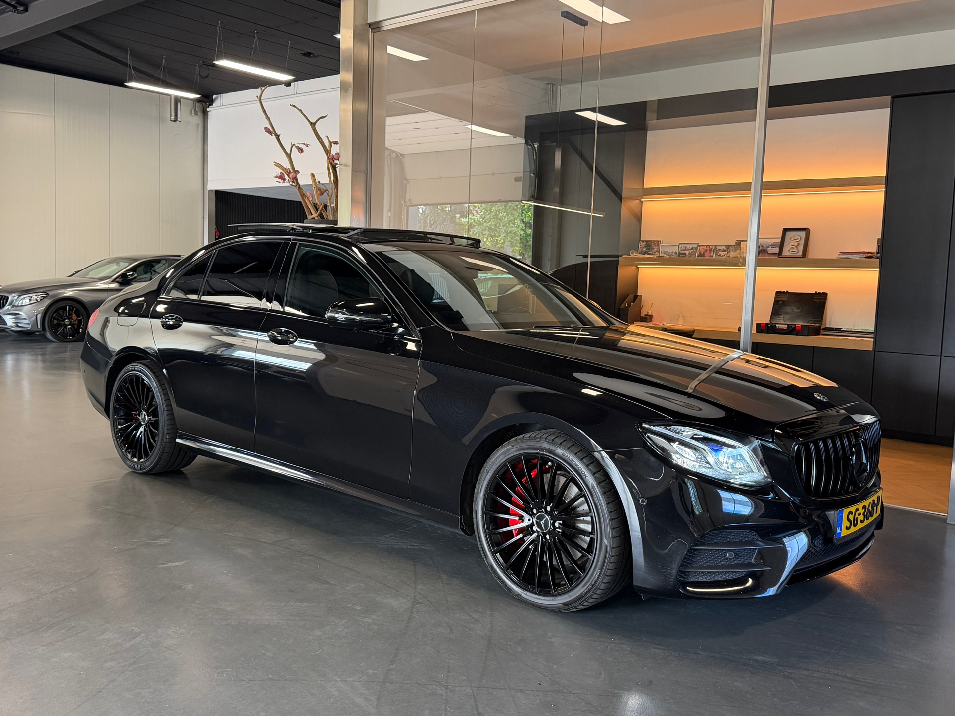 Mercedes-Benz E 200 200 Amg night Panorama Burmester 360Cam. 2018 - voorkant