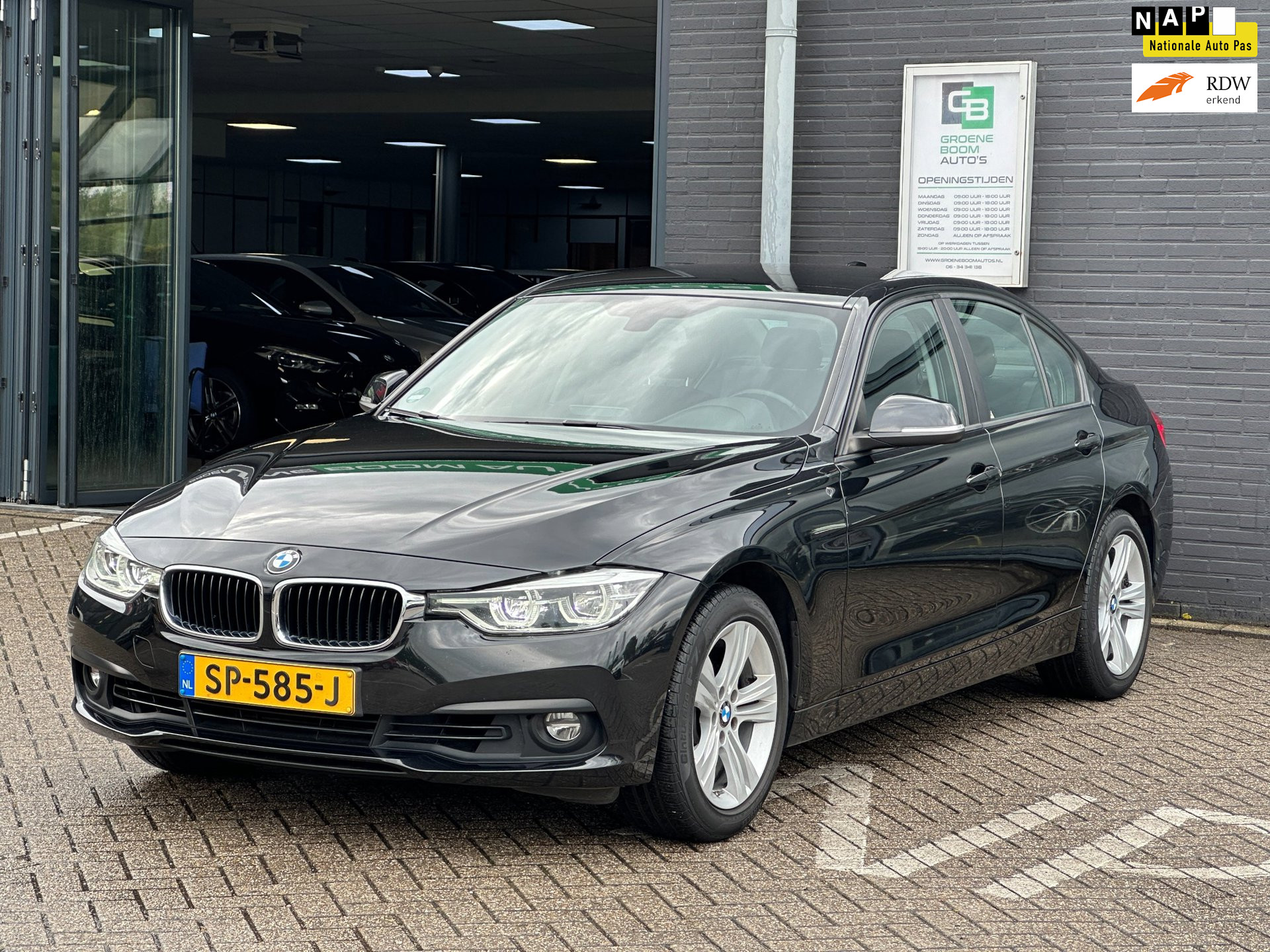 BMW 318i 318i/2E EIG/XENON/DEALERONDERHOUDEN/NL-AUTO NAP!! 2018 - voorkant