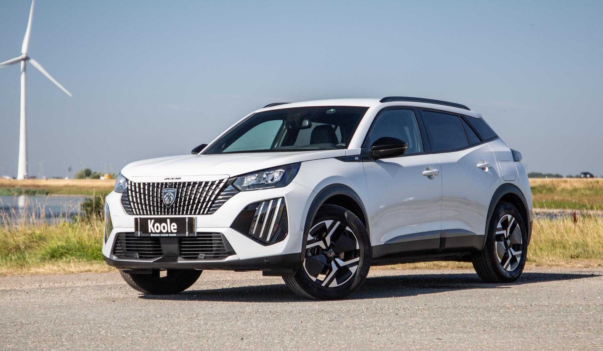 Peugeot E-2008 EV Allure 2023 - voorkant