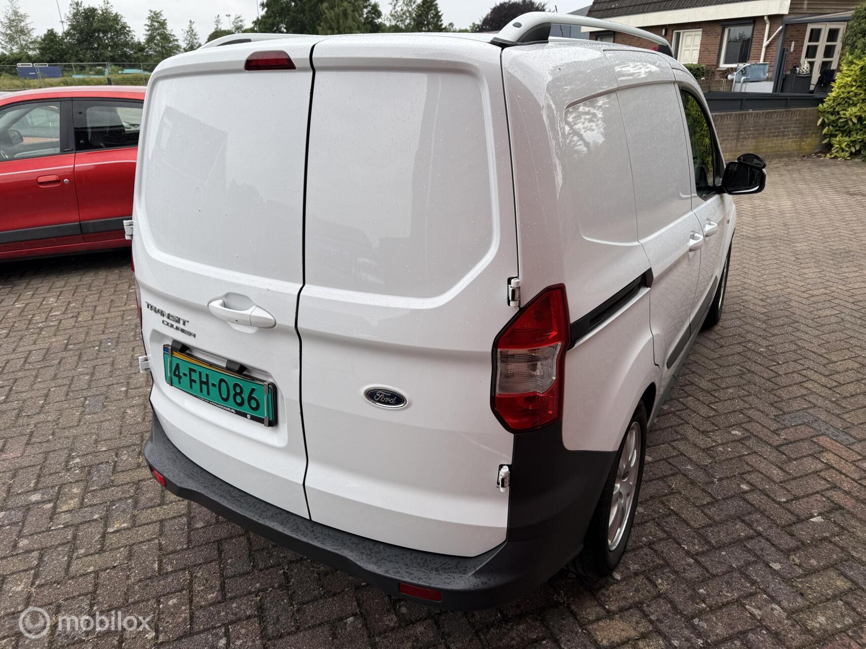 Foto van Ford Transit Courier