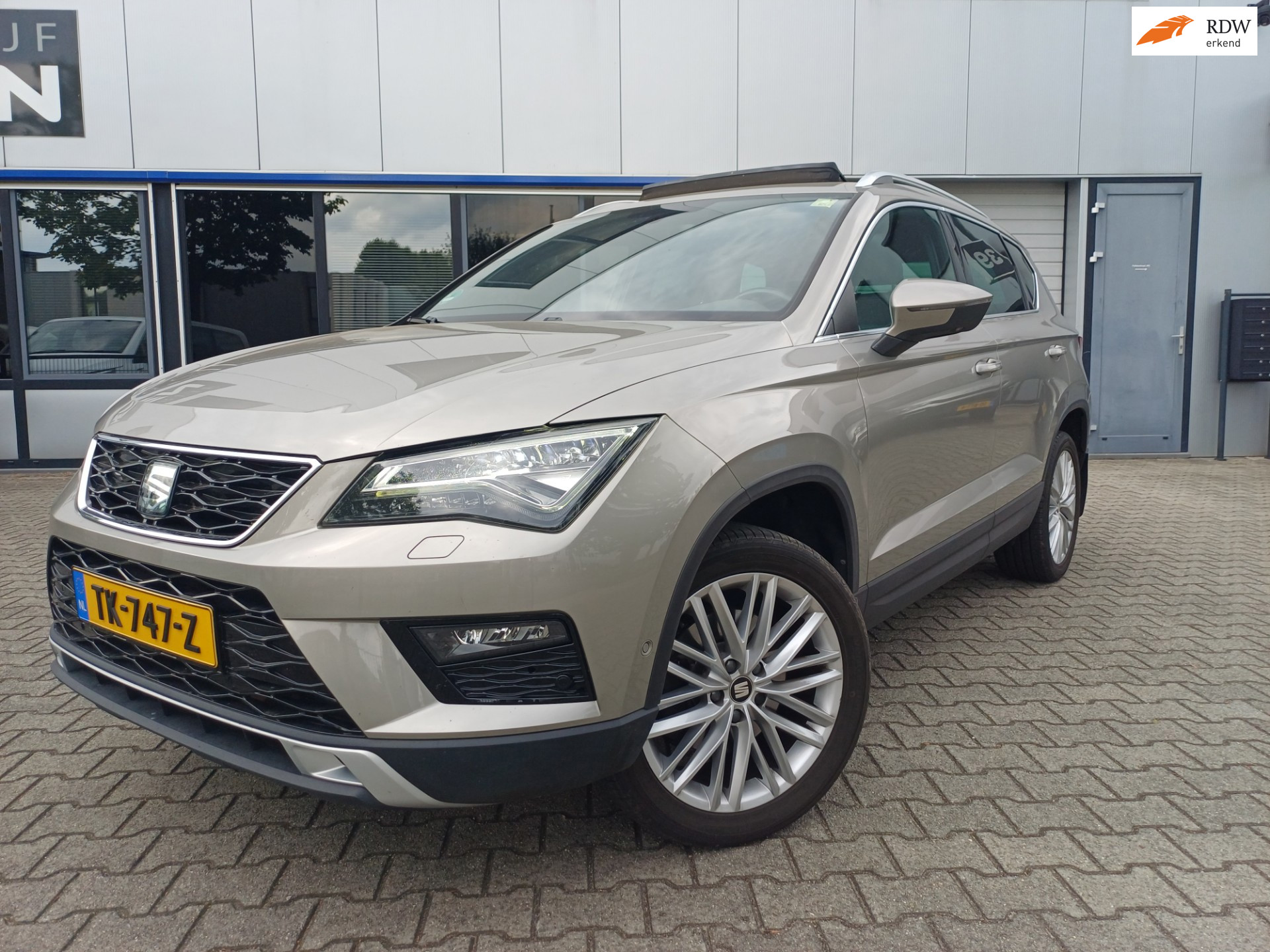 Seat Ateca 1.4 EcoTSI Xcellence NAVI/CAMERA/PANO/CRUISE/LED 2017 - voorkant