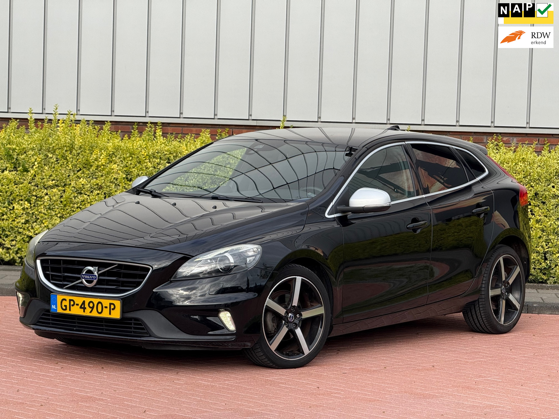 Volvo V40 2.0 D2 R-Design Business 2015 - voorkant