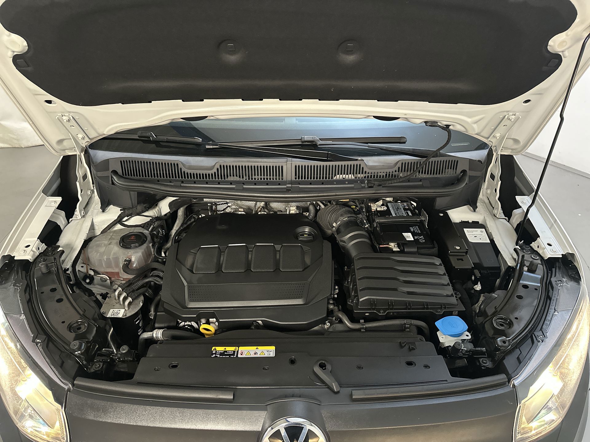 Foto van Volkswagen Caddy Modified Partition Wall