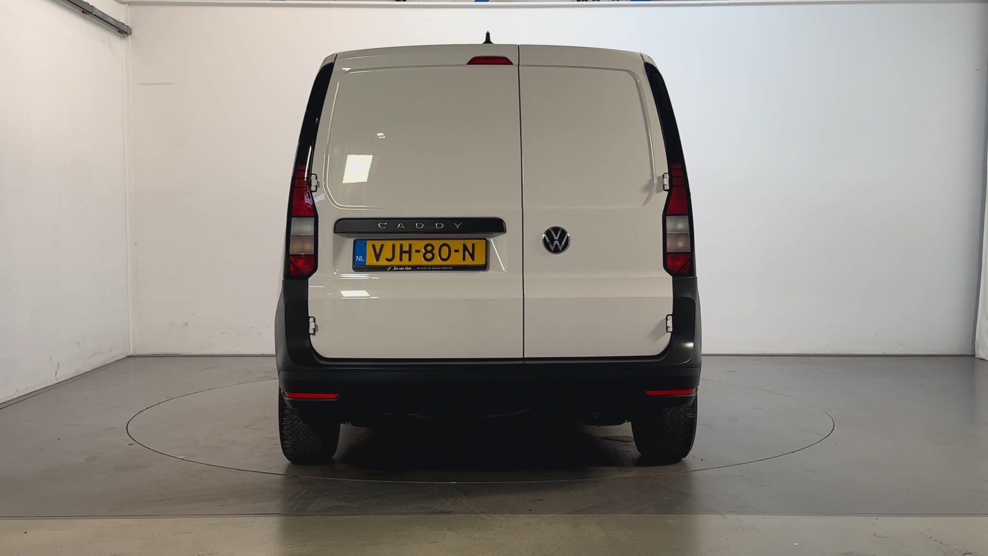 Foto van Volkswagen Caddy Modified Partition Wall