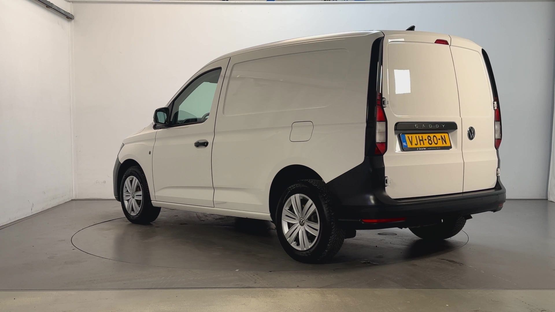Foto van Volkswagen Caddy Modified Partition Wall