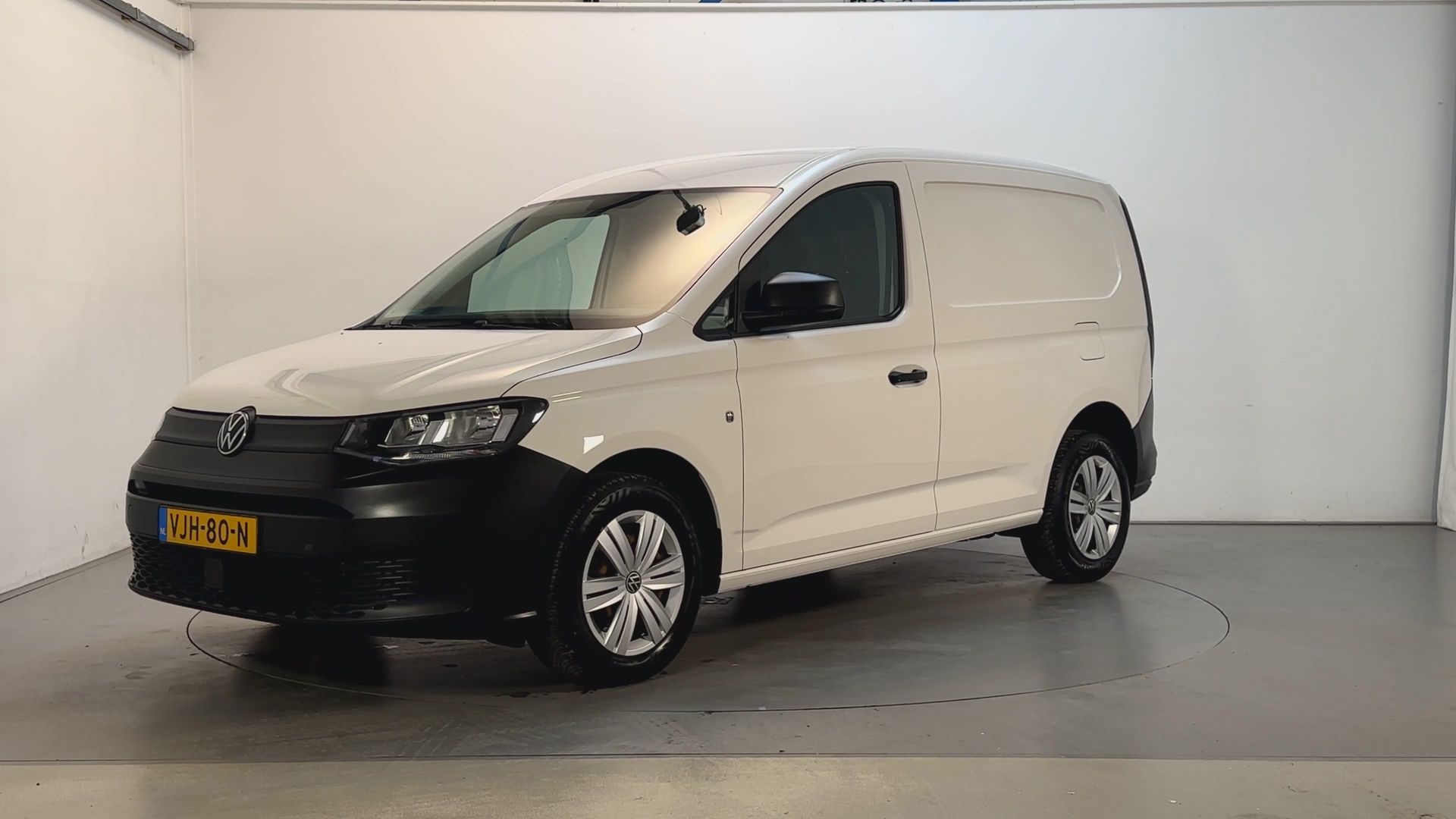 Foto van Volkswagen Caddy Modified Partition Wall