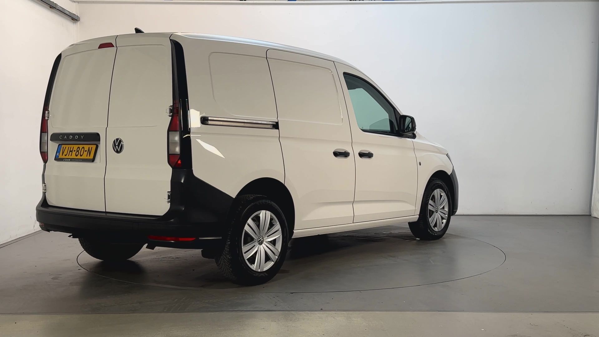 Foto van Volkswagen Caddy Modified Partition Wall