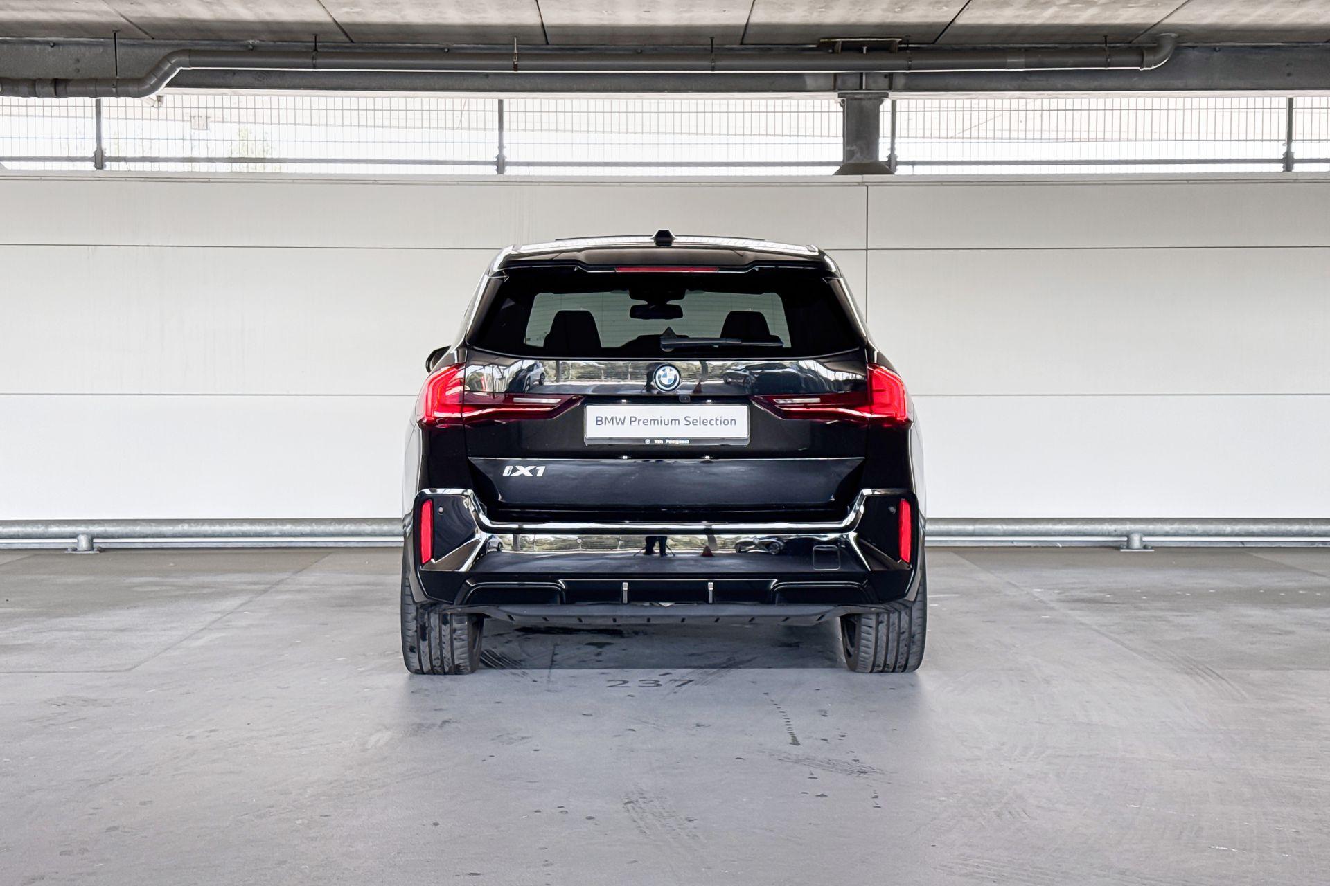 Foto van BMW Ix1 Xdrive30