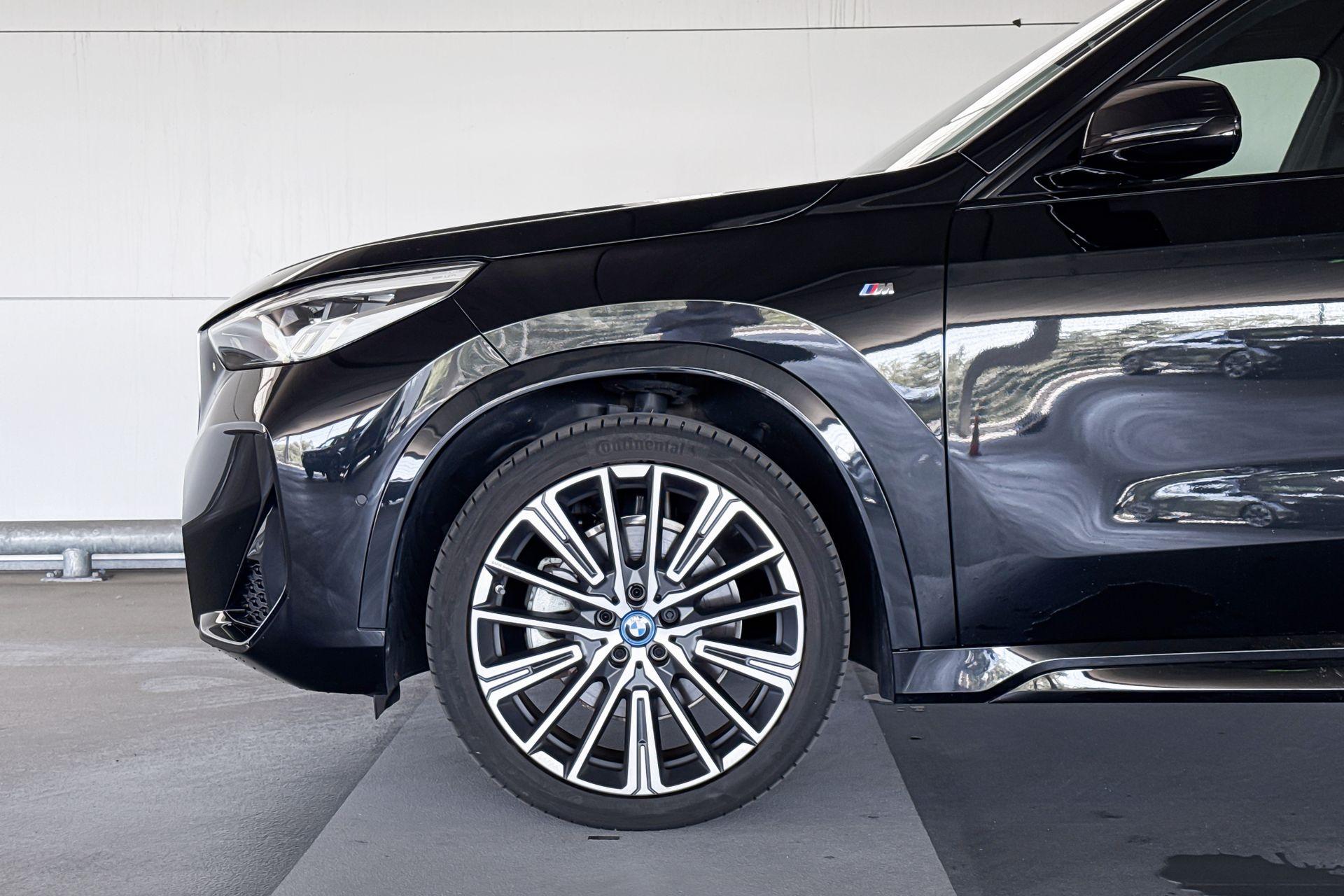 Foto van BMW Ix1 Xdrive30