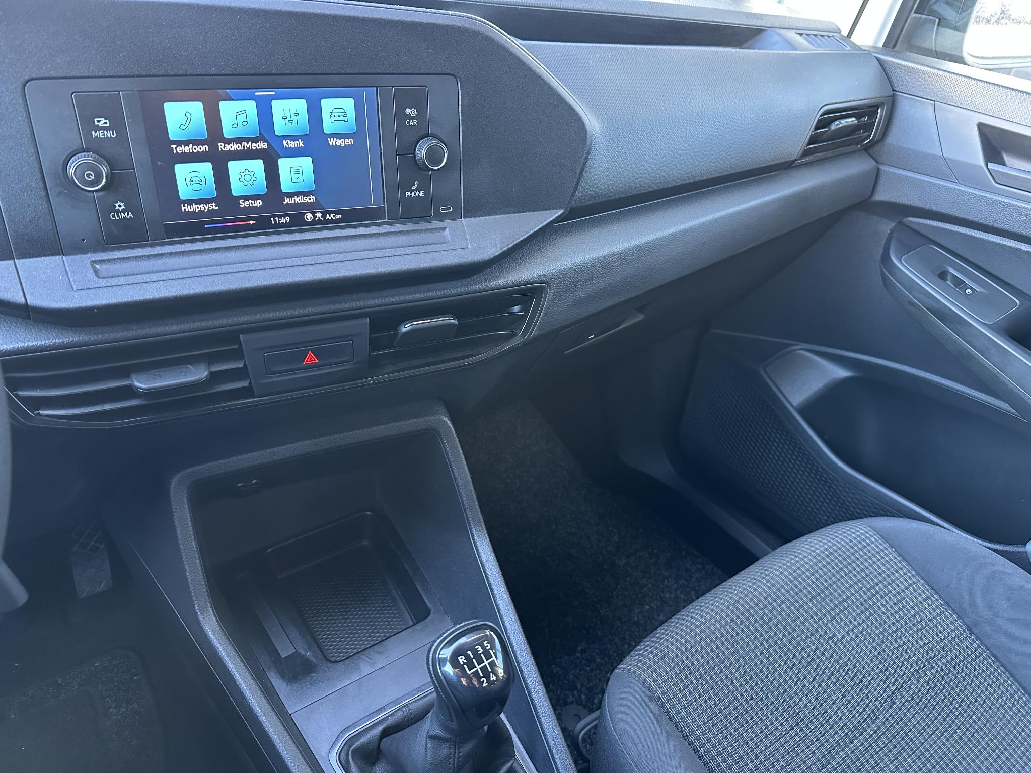 Foto van Volkswagen Caddy Modified Partition Wall