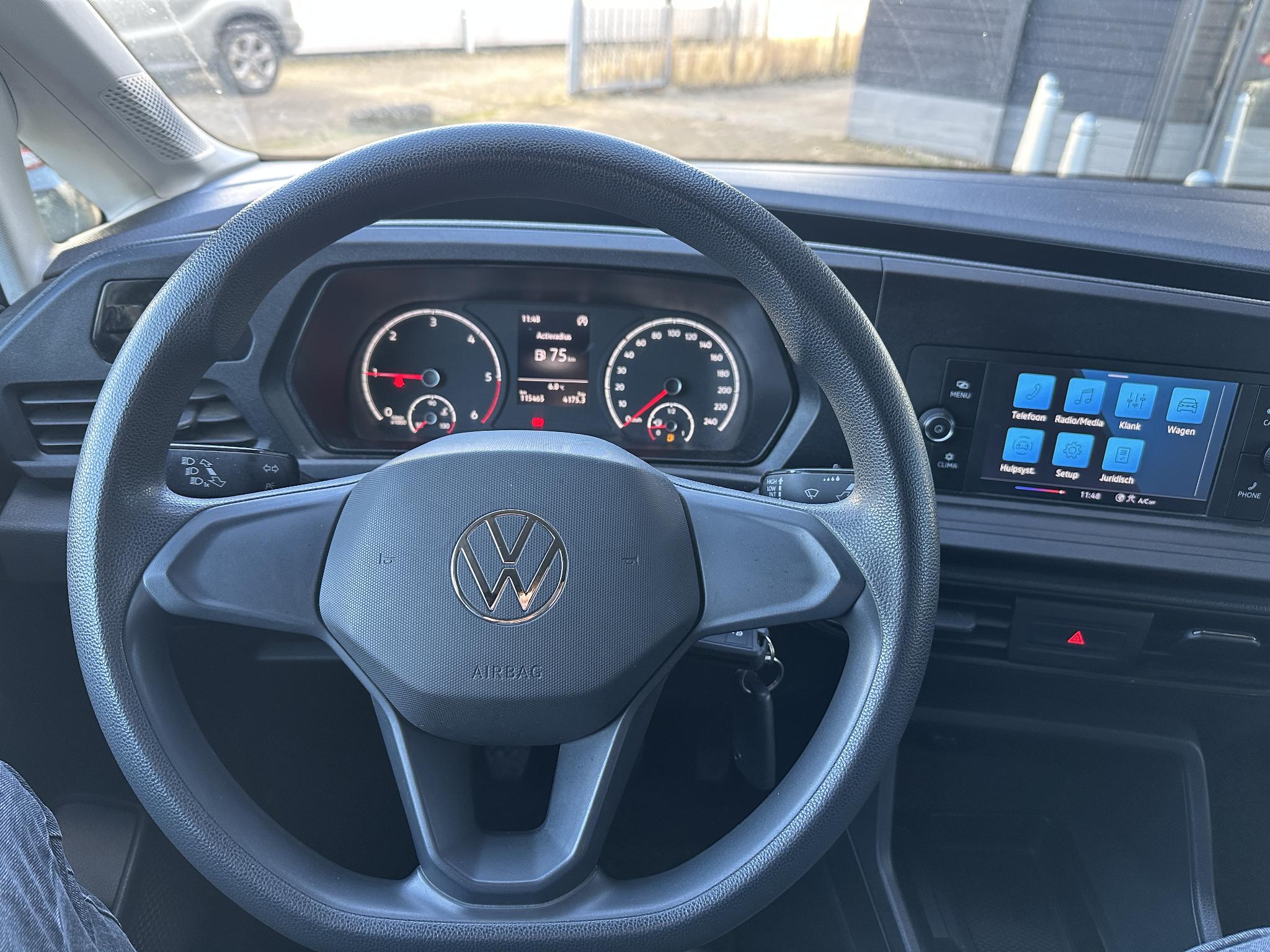 Foto van Volkswagen Caddy Modified Partition Wall