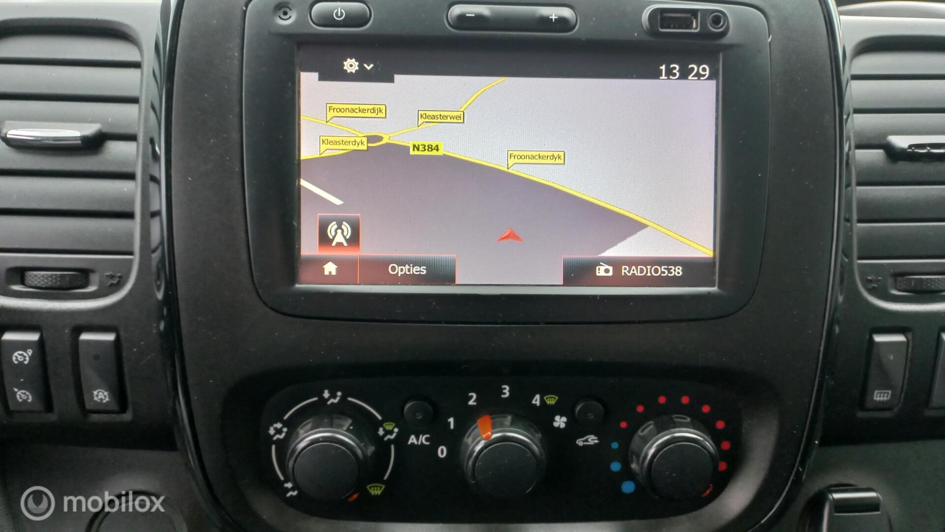 Foto van Opel Vivaro-b