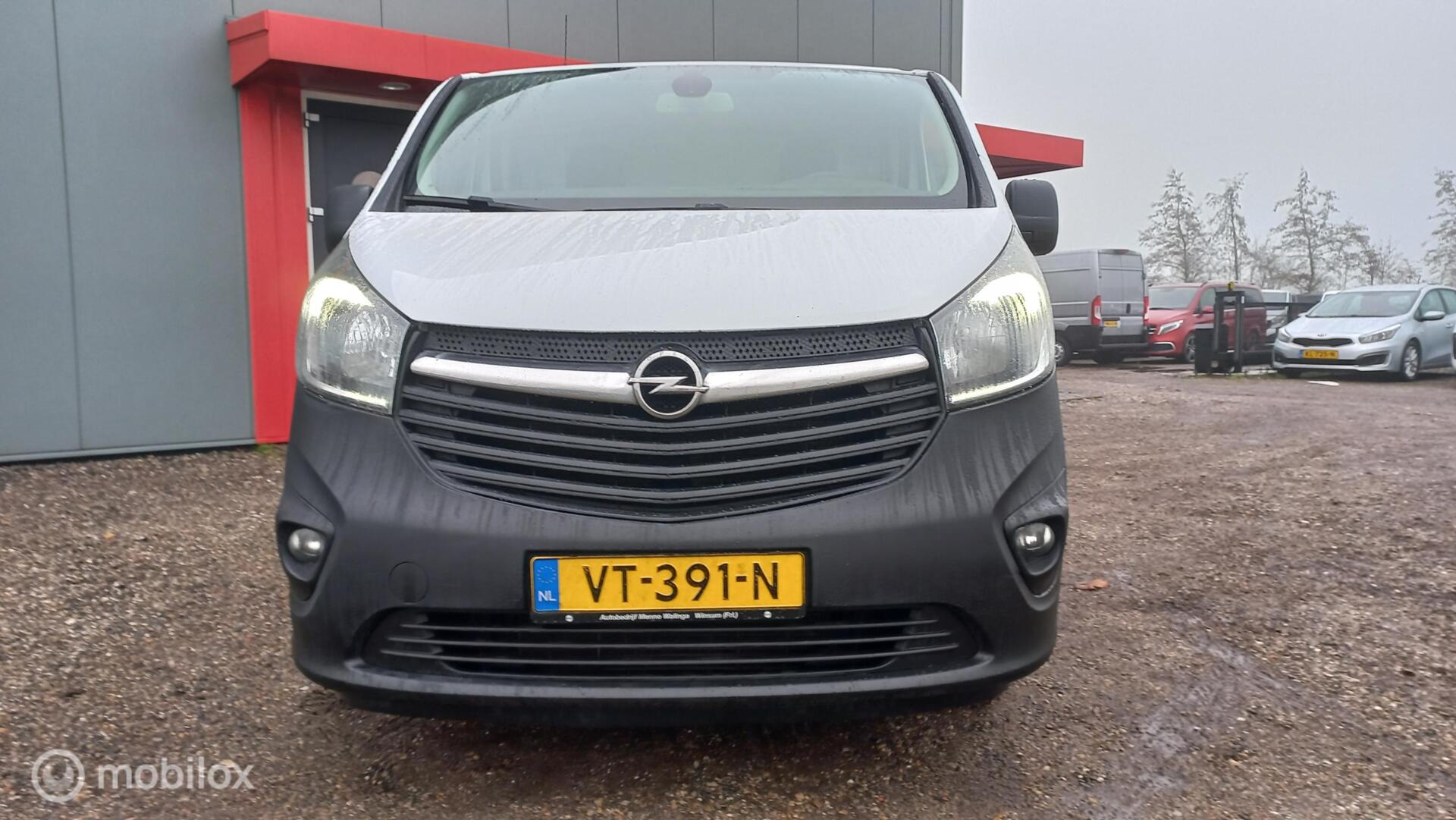 Foto van Opel Vivaro-b