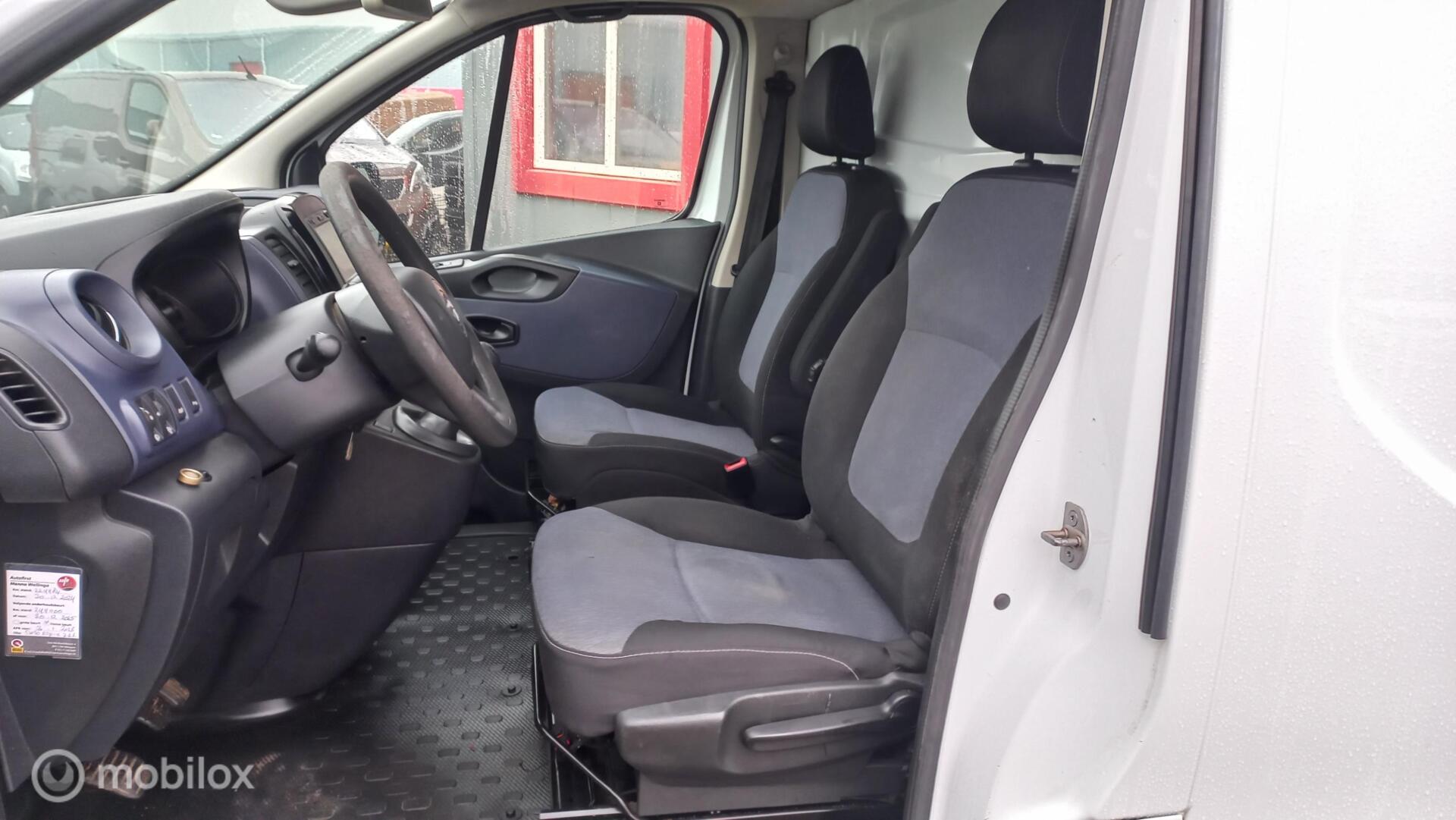 Foto van Opel Vivaro-b