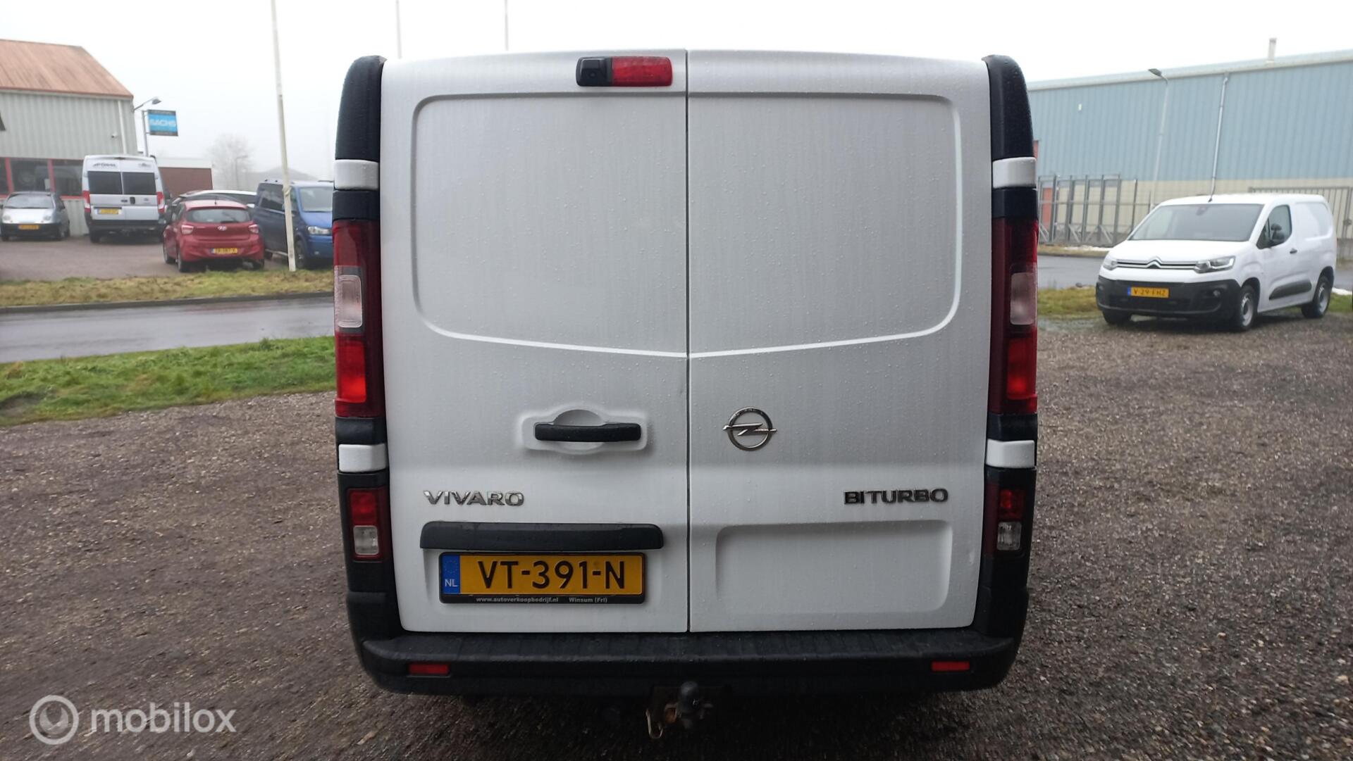 Foto van Opel Vivaro-b