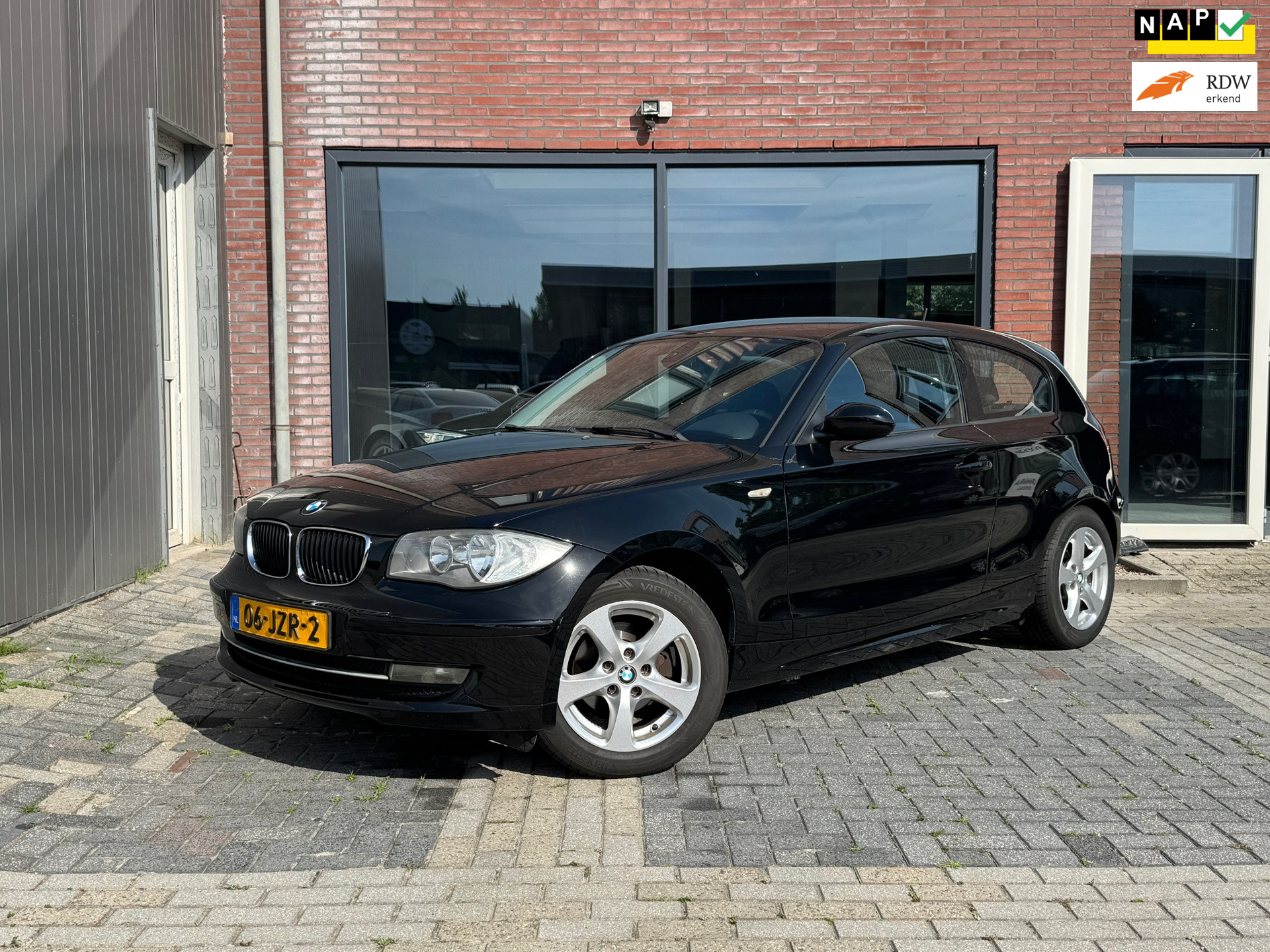 BMW 1er Reihe 116i Business Line  | NWE APK | Clima | Cruise | 2009 - voorkant