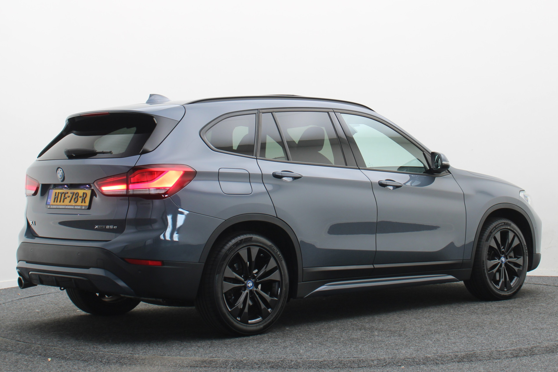Foto van BMW X1 Xdrive25e