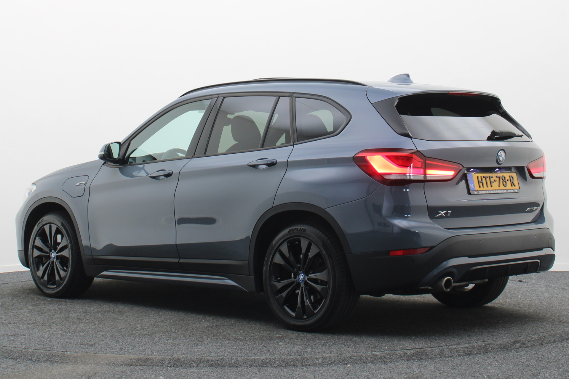 Foto van BMW X1 Xdrive25e