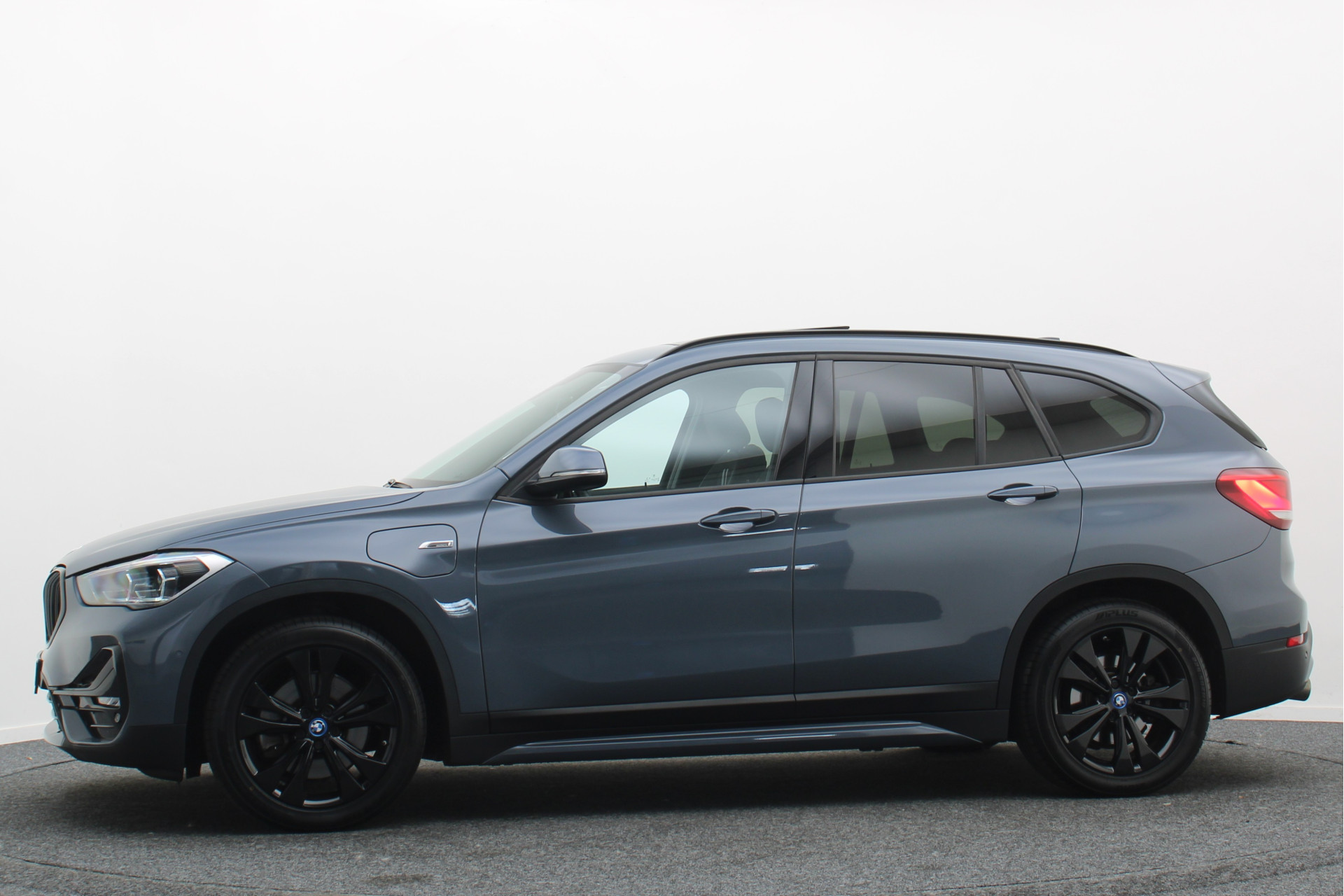 Foto van BMW X1 Xdrive25e