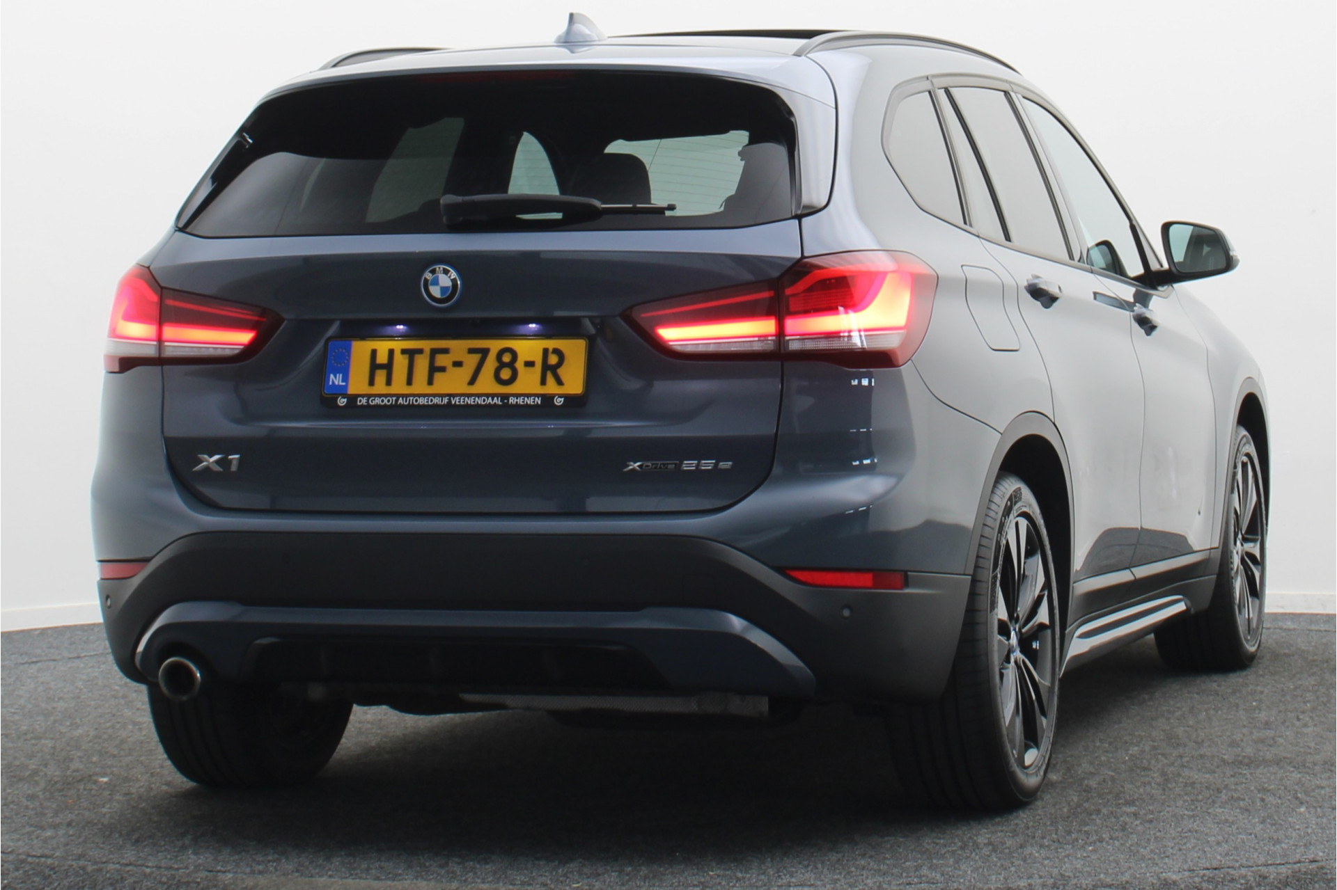 Foto van BMW X1 Xdrive25e
