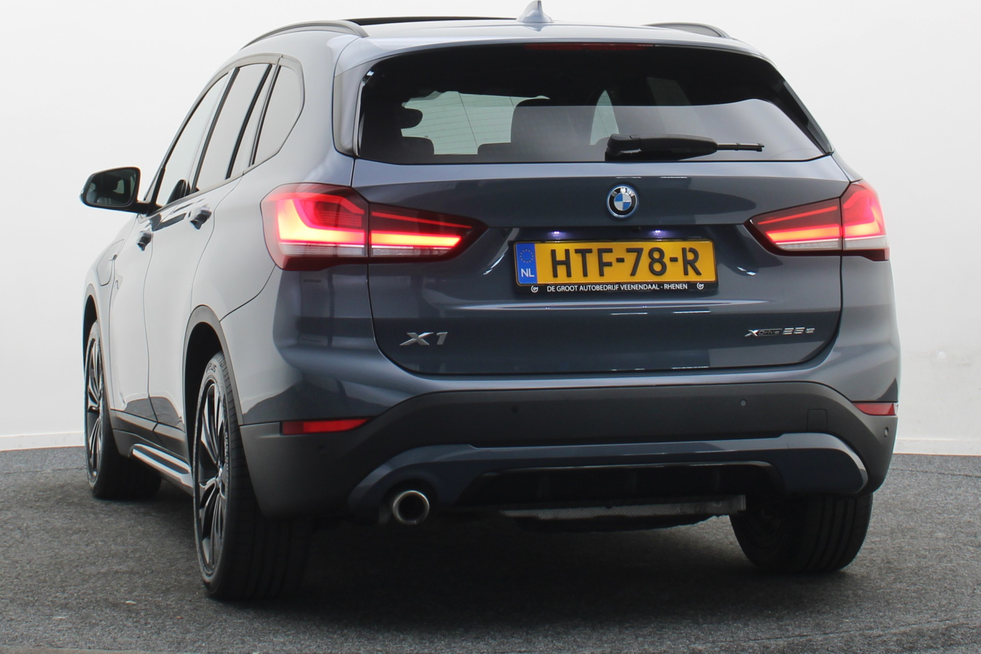 Foto van BMW X1 Xdrive25e
