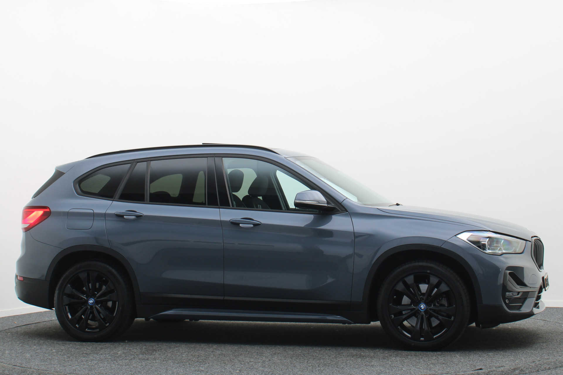 Foto van BMW X1 Xdrive25e