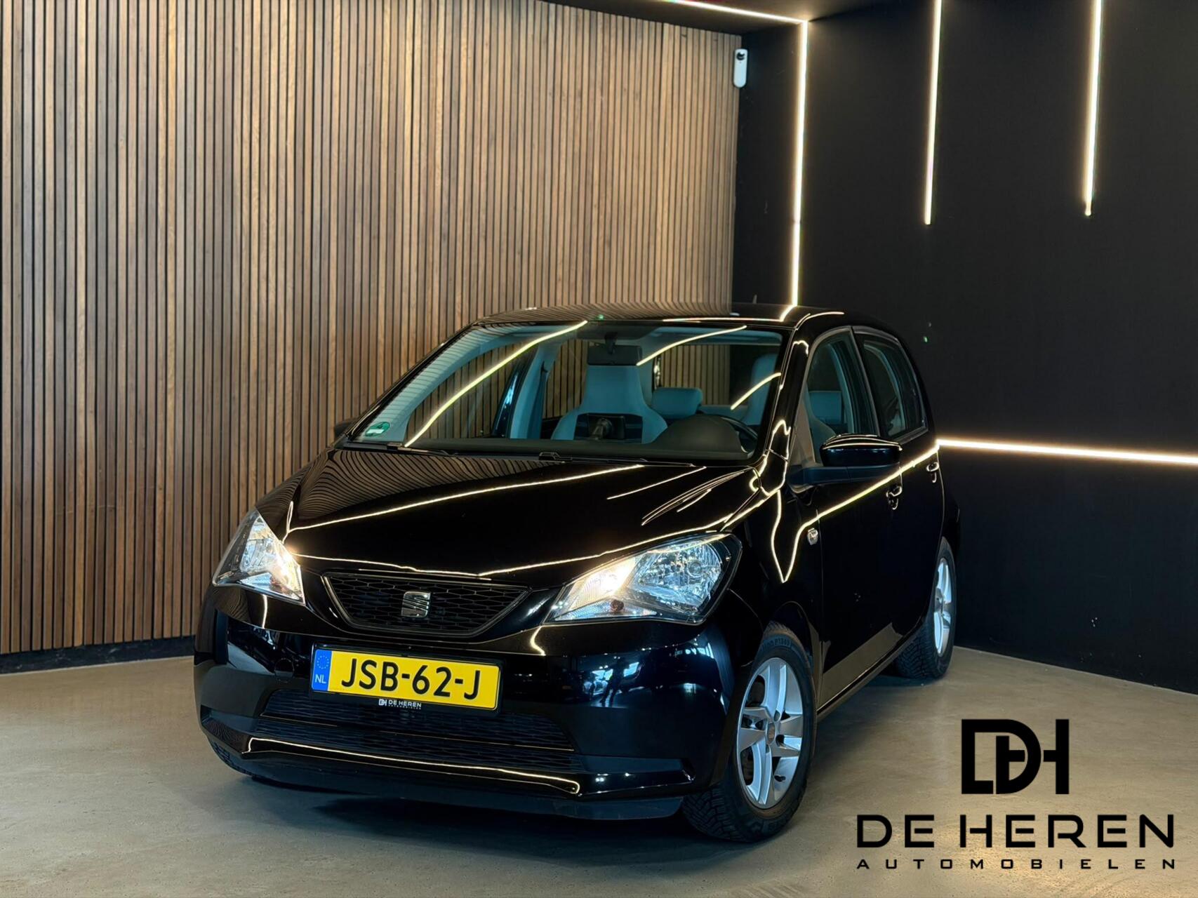 Seat Mii 1.0 Style Sport ACC Navi Airco PDC 12 mnd Garantie 2013 - voorkant