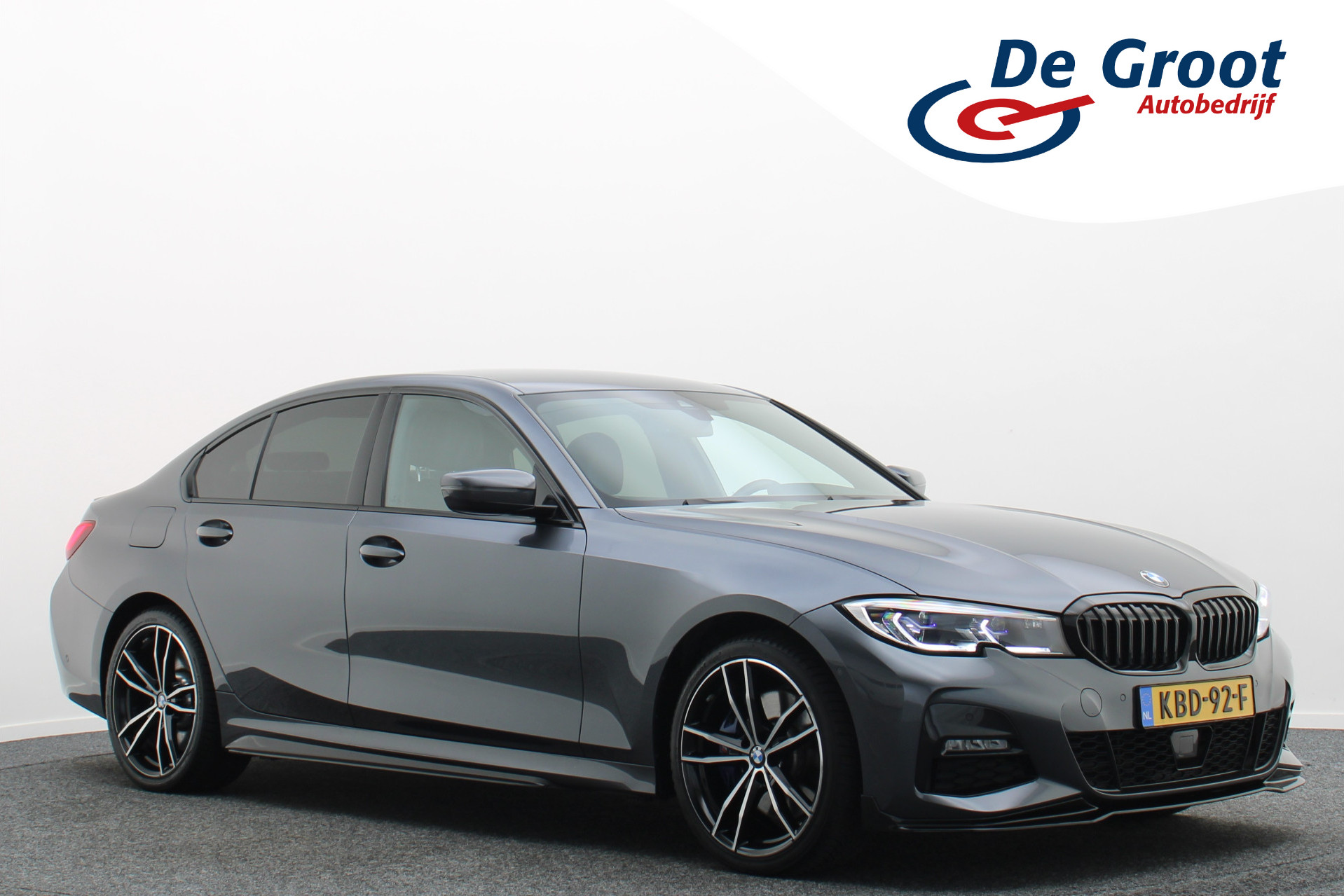 BMW 330e 330e High Executive 2019 - voorkant