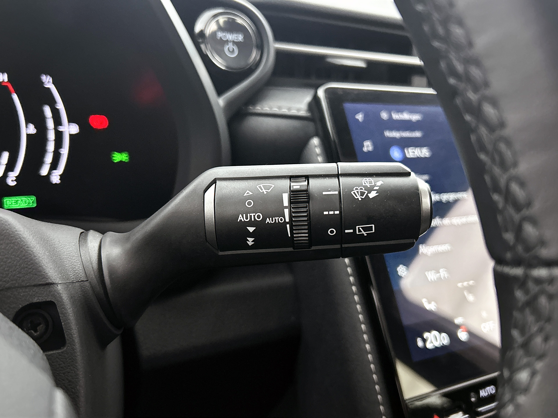 Foto van Lexus Lexus LBX