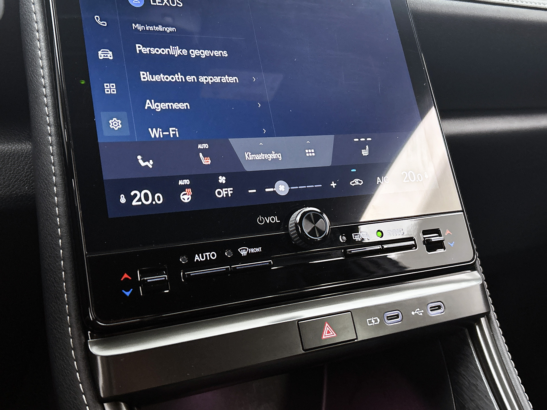 Foto van Lexus Lexus LBX