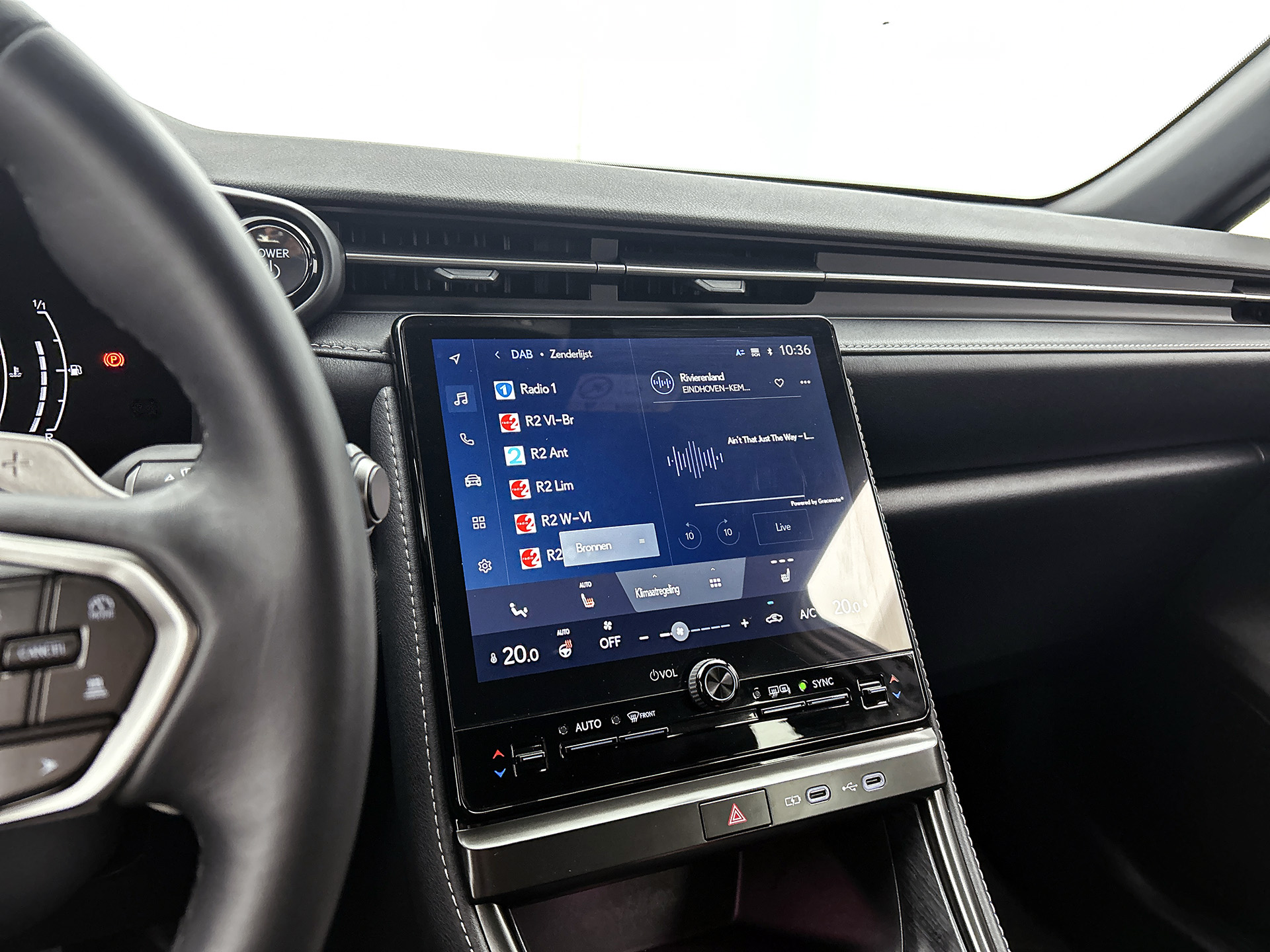 Foto van Lexus Lexus LBX