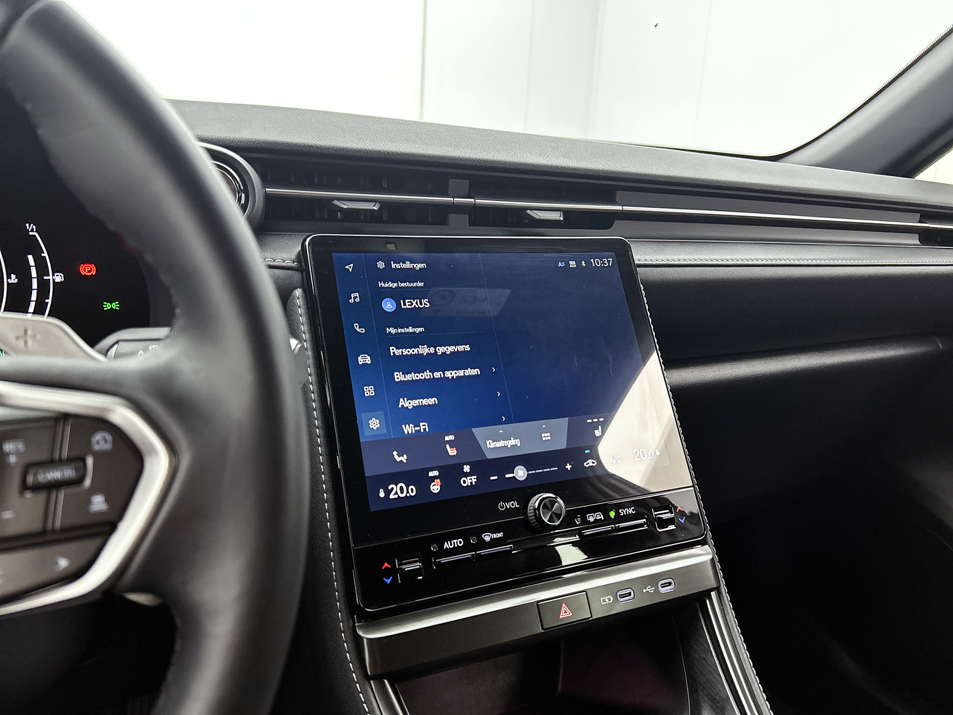 Foto van Lexus Lexus LBX