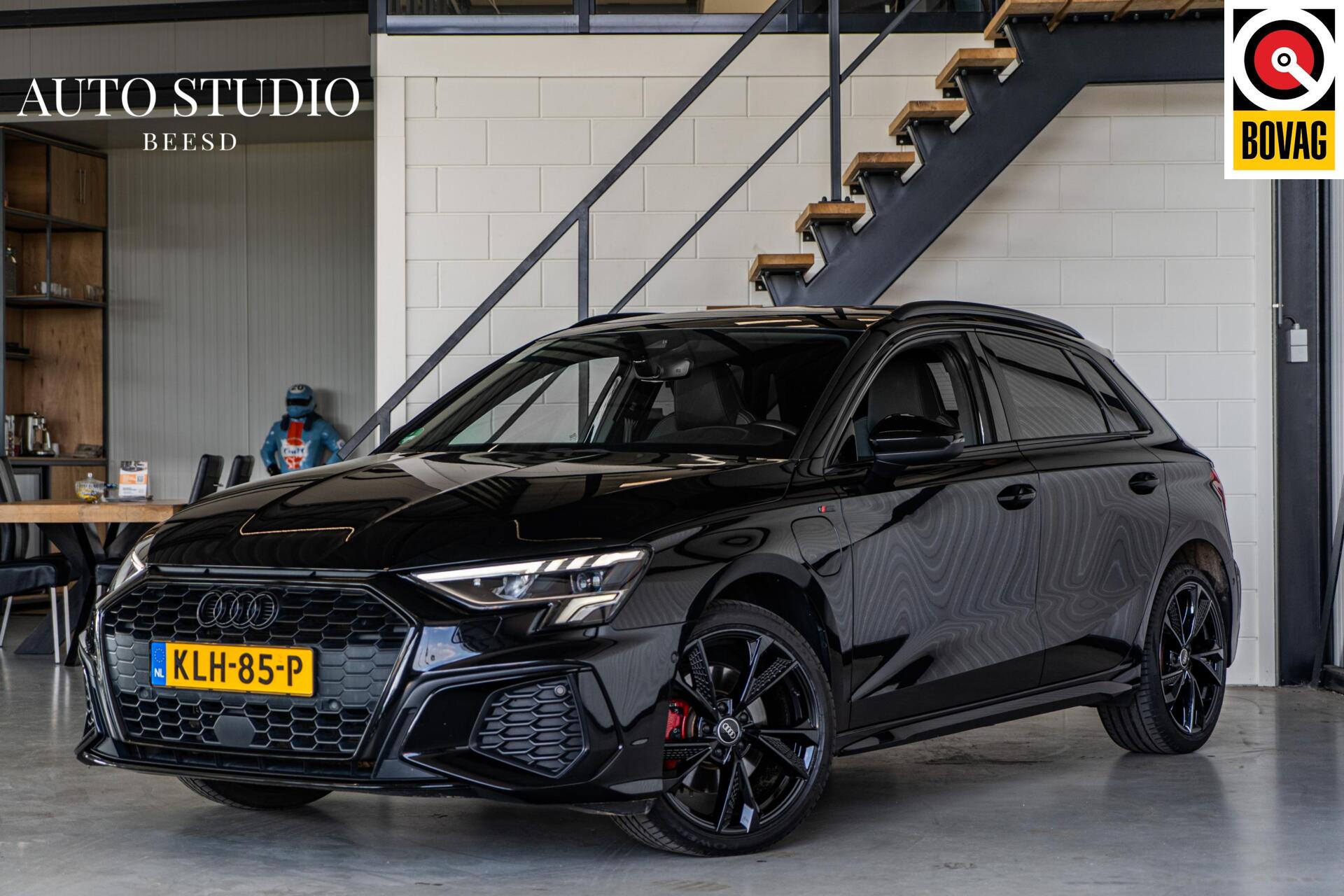 Audi A3 40 TFSIe 40 TFSI e S-line | Alcantara | Cam | Matrix 2020 - voorkant