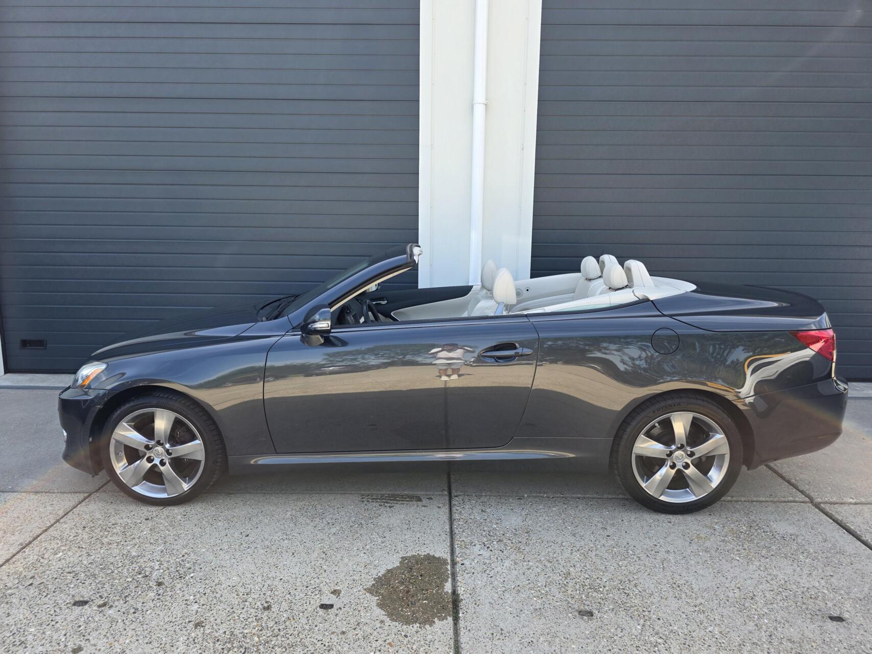 Foto van Lexus Lexus Is250c