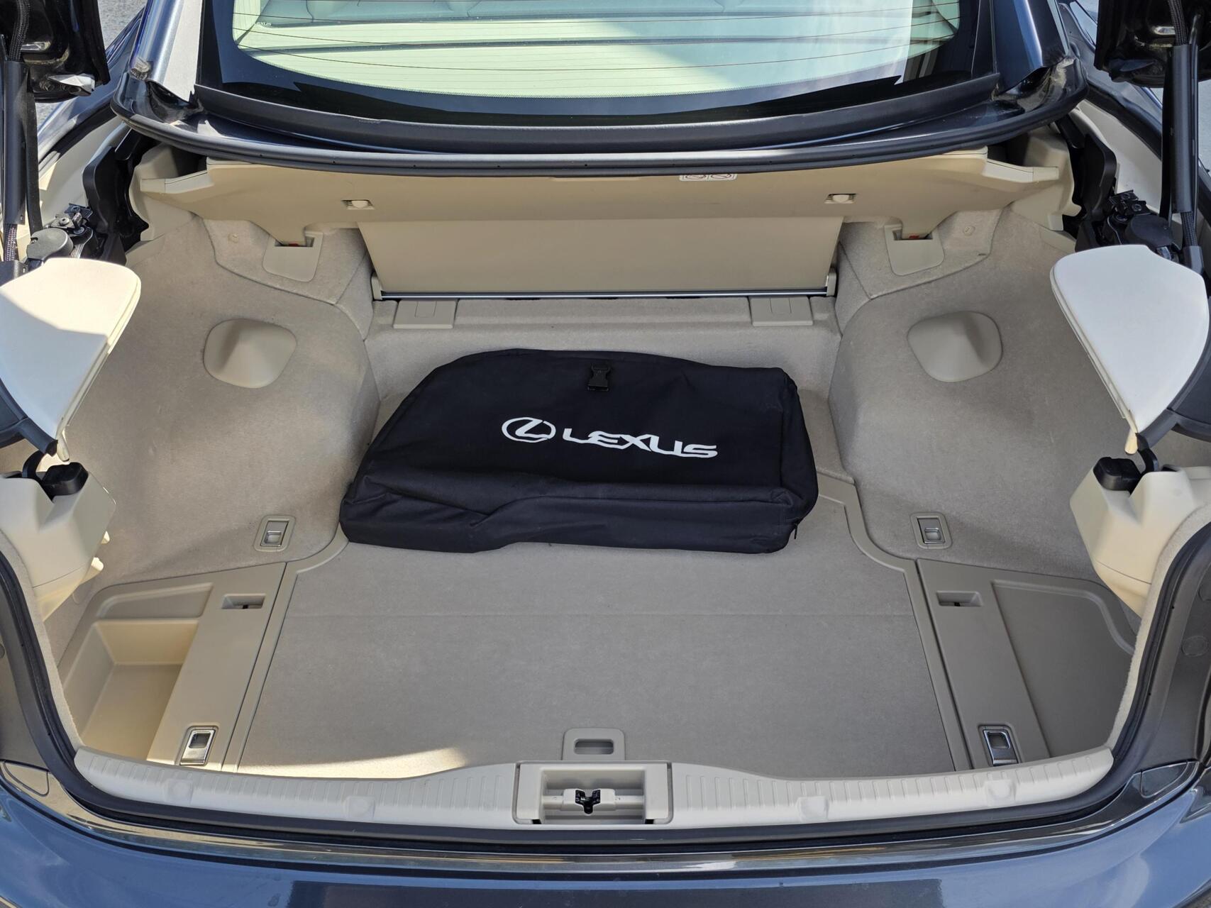 Foto van Lexus Lexus Is250c