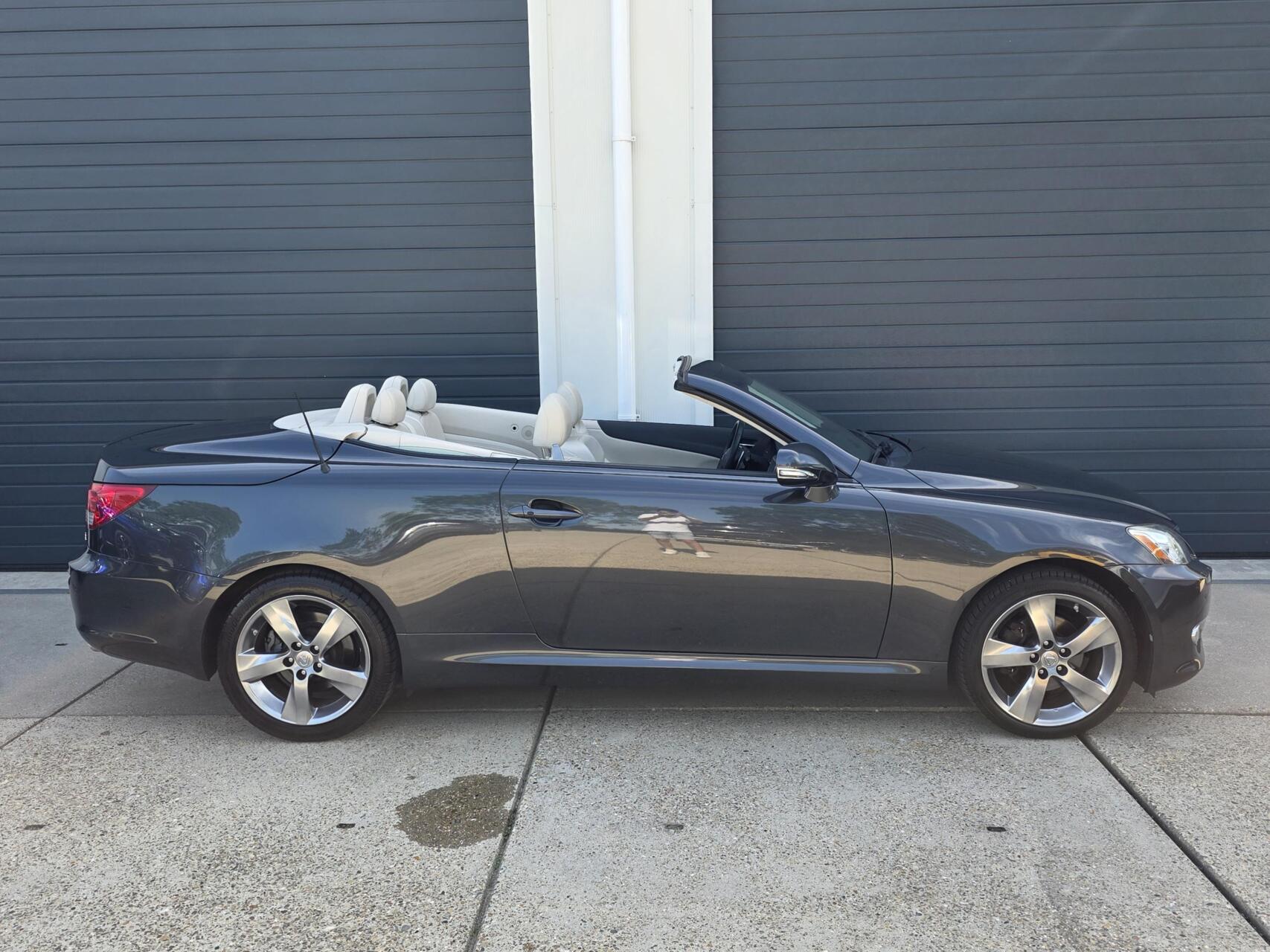 Foto van Lexus Lexus Is250c