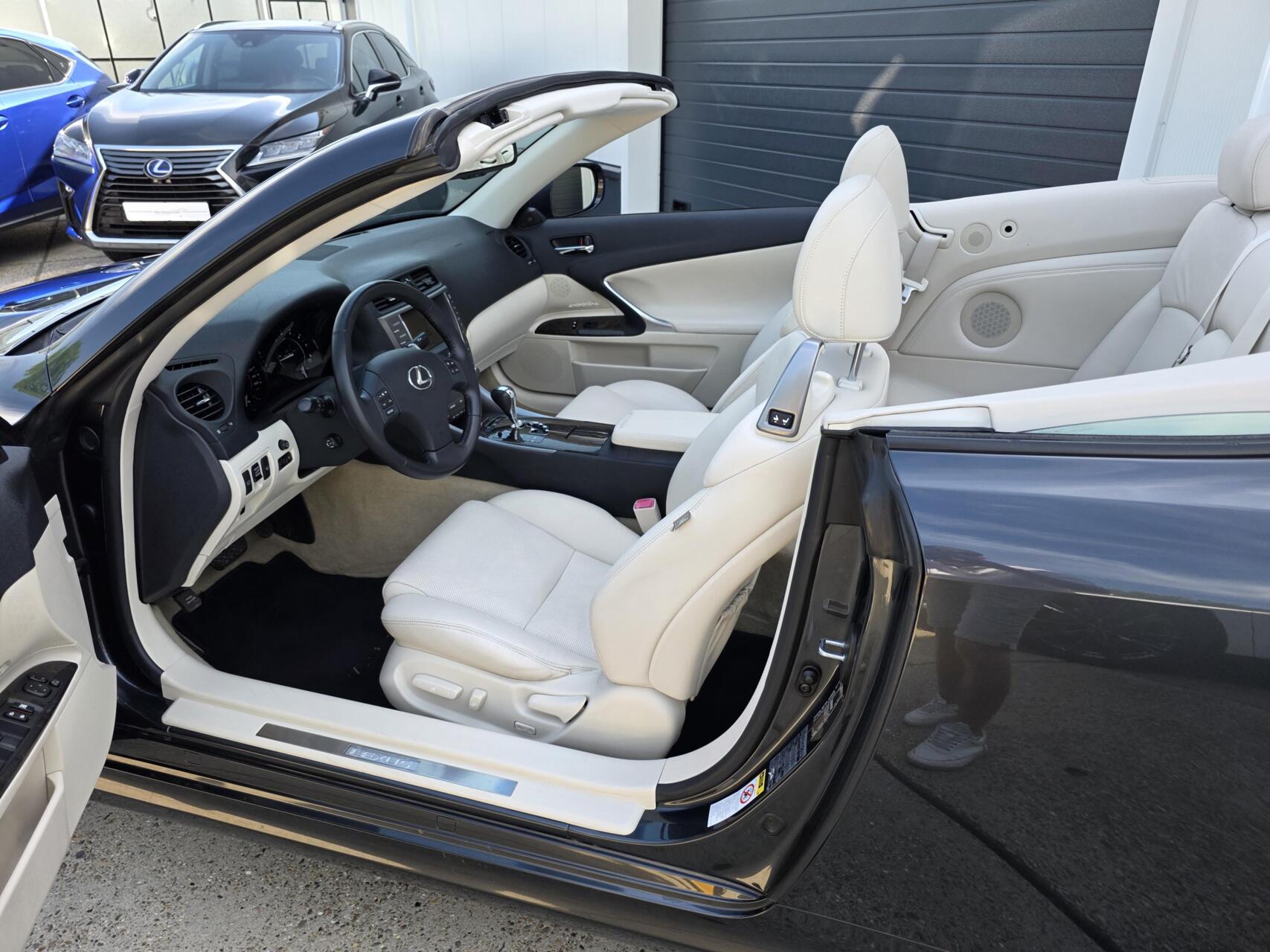 Foto van Lexus Lexus Is250c
