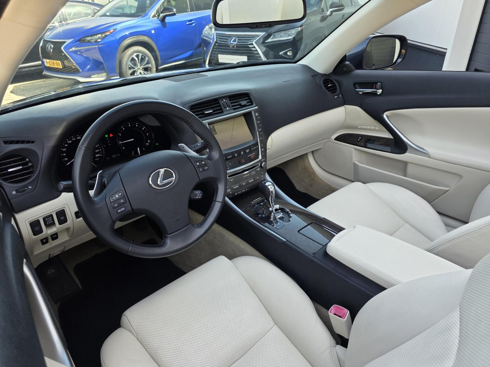 Foto van Lexus Lexus Is250c