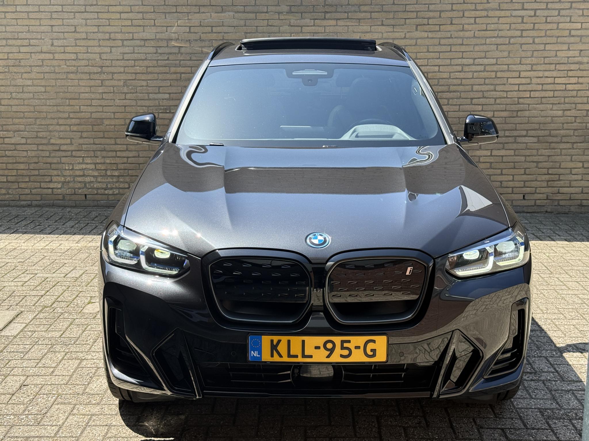 Foto van BMW Ix3