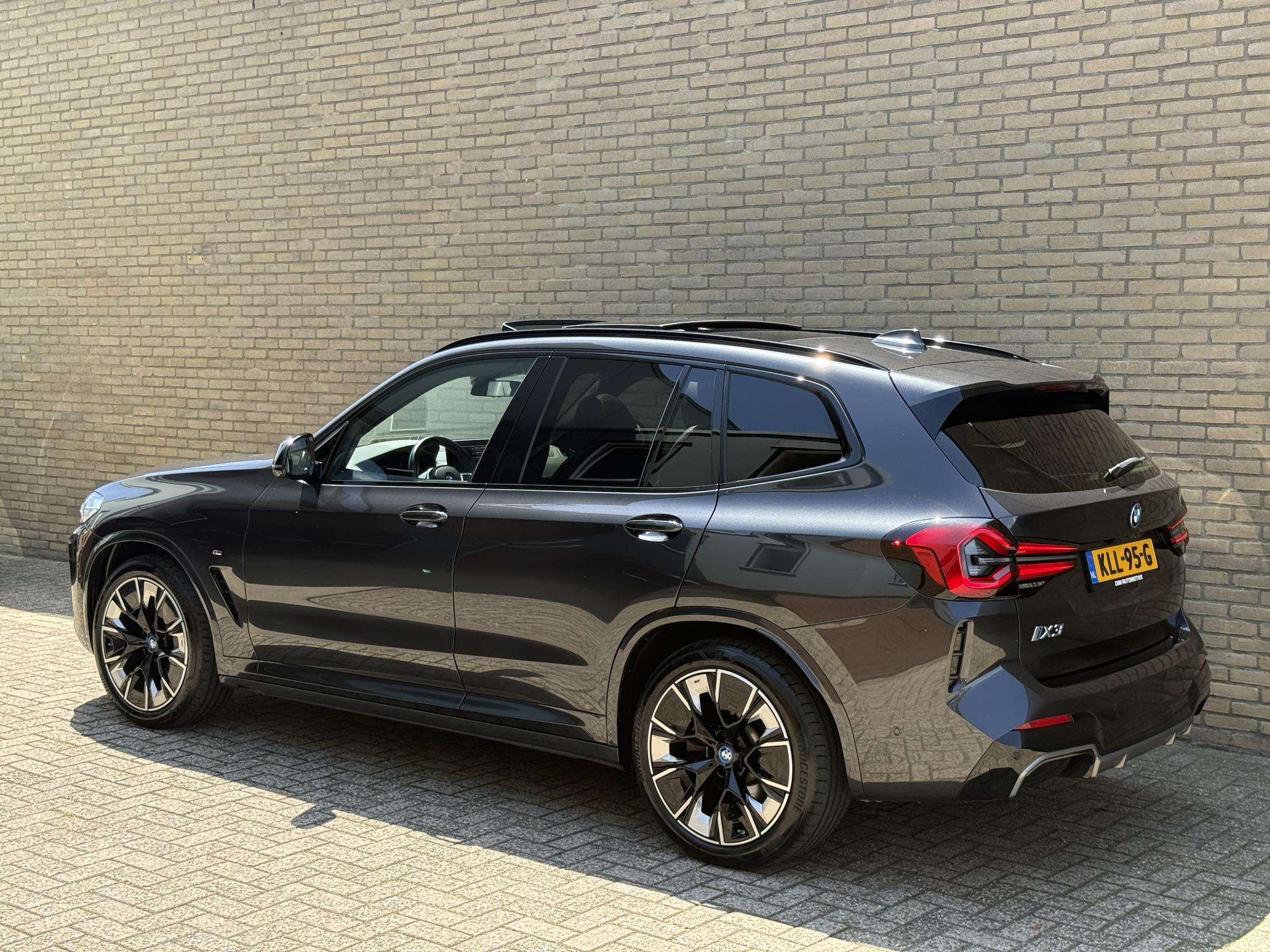 Foto van BMW Ix3