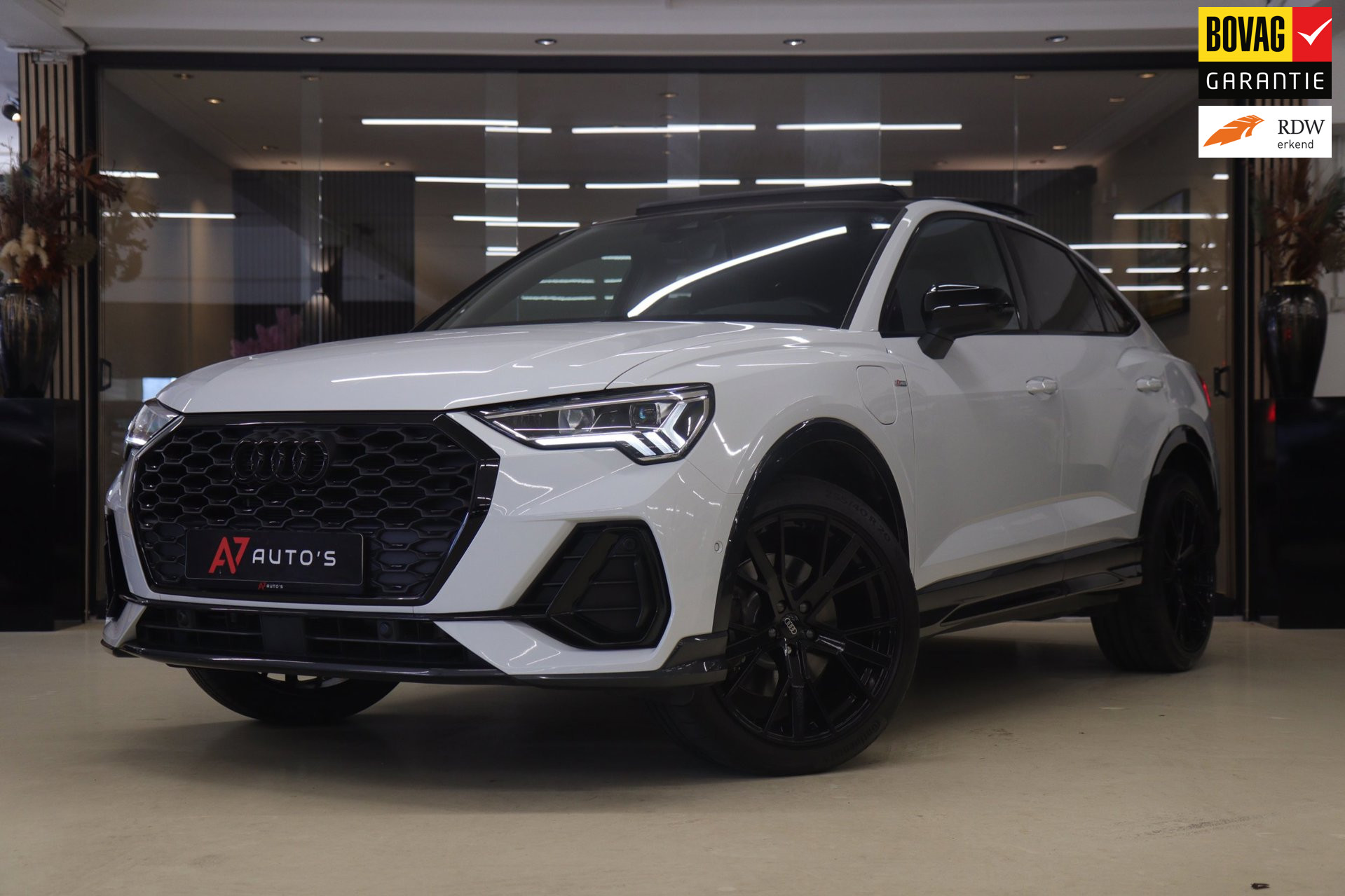 Audi Q3 Sportback E-tron 45 TFSI e S Edition 3X S-Line /PANO/KEYLES/STOELV/BOMVOL 2024 - voorkant