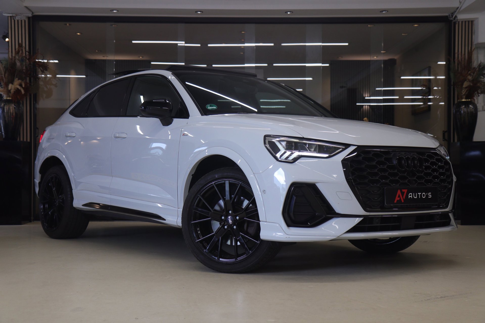 Foto van Audi Q3 Sportback E-tron
