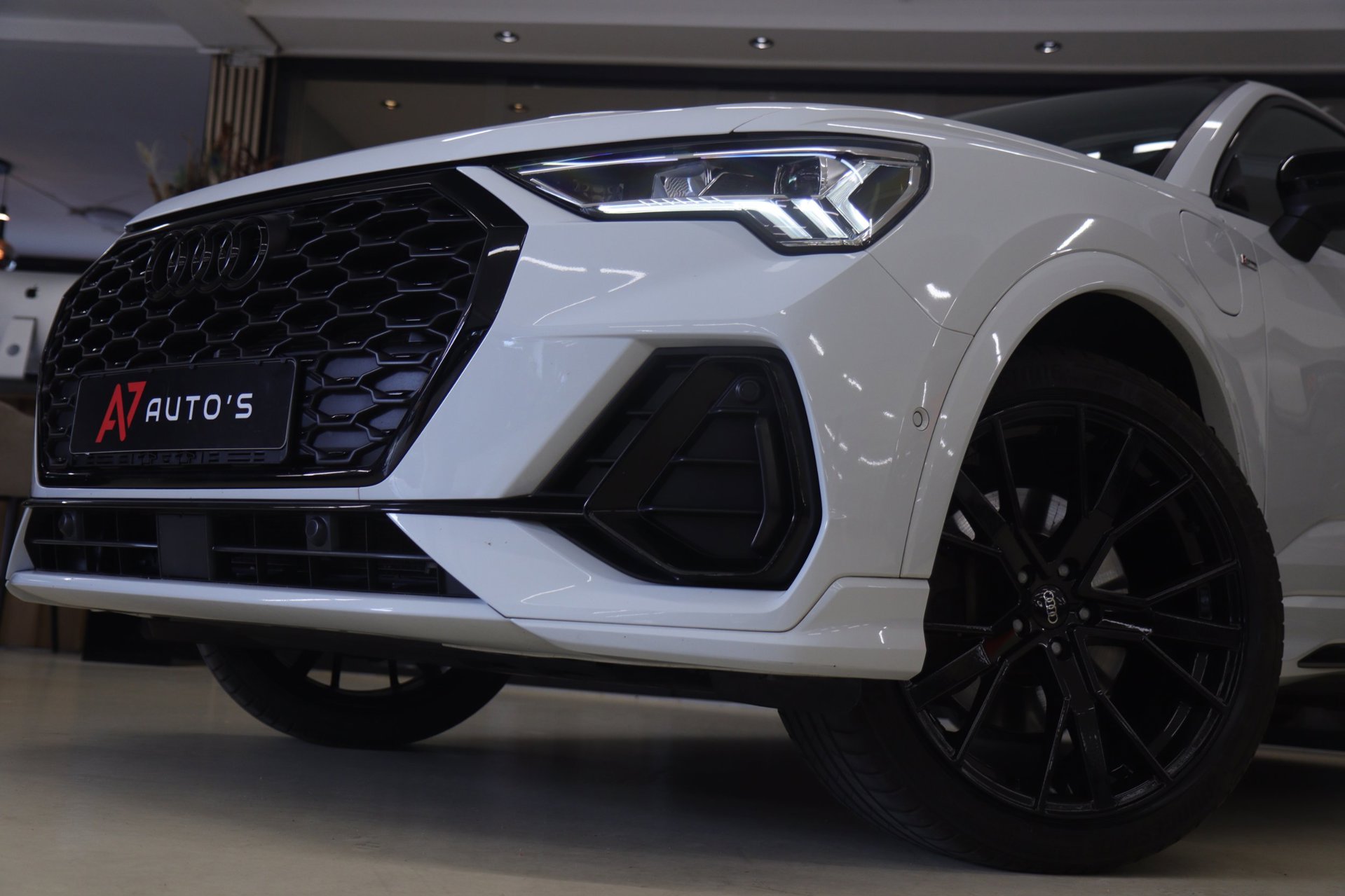 Foto van Audi Q3 Sportback E-tron