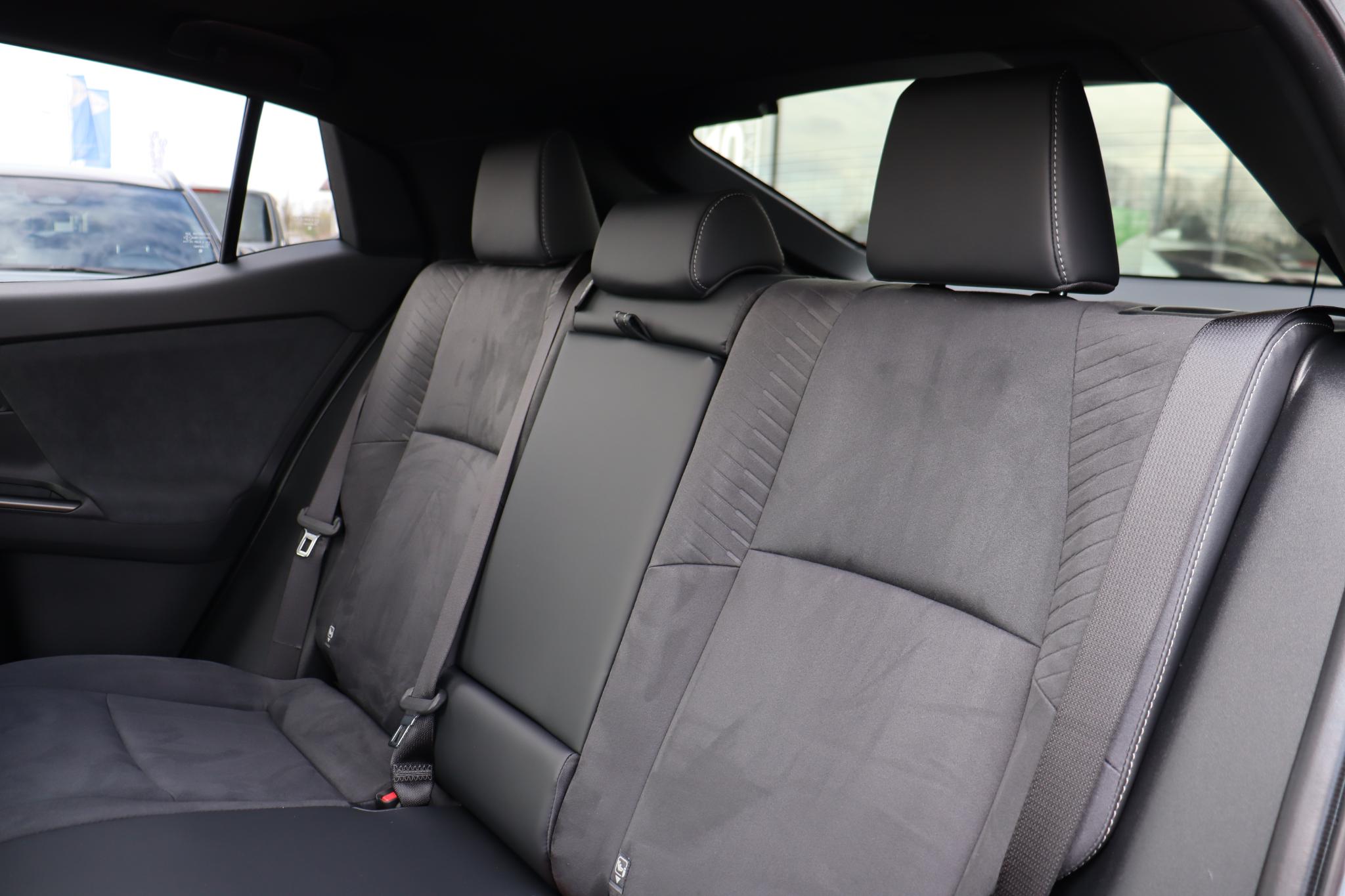 Foto van Toyota C-hr+