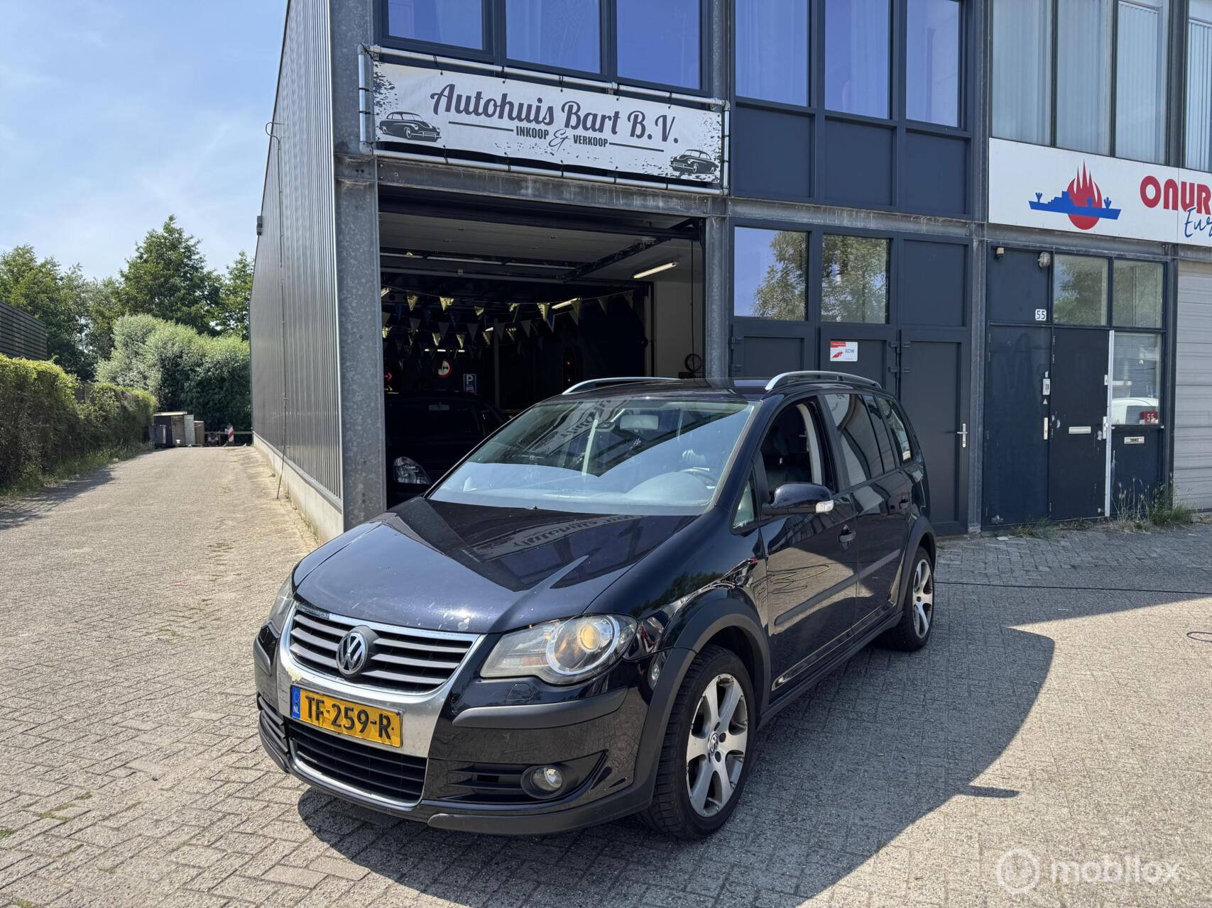 Volkswagen Touran 1.4 TSI Cross Leder! Nieuwe APK! NAP Rapport! 2007 - voorkant
