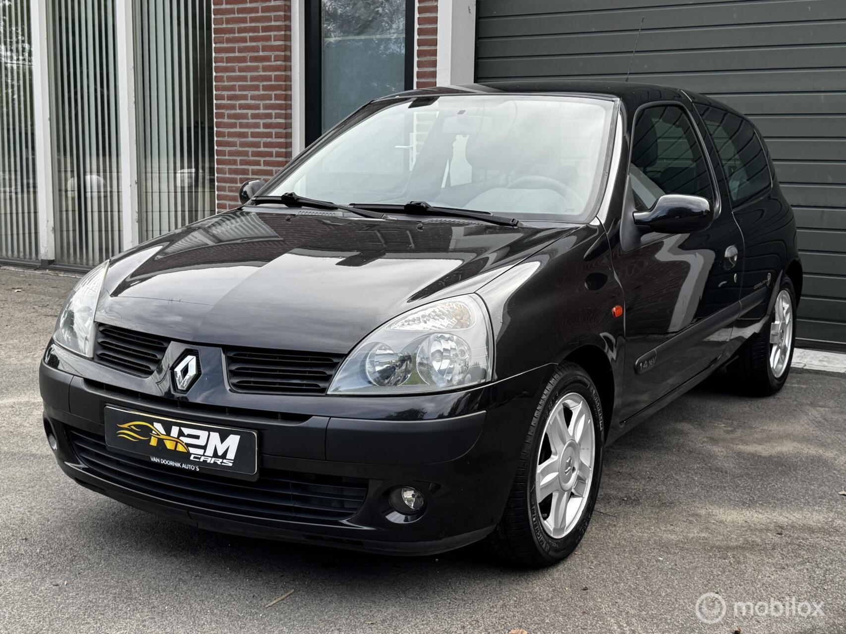 Renault Clio 1.4-16V Authentique Comfort 2005 - voorkant