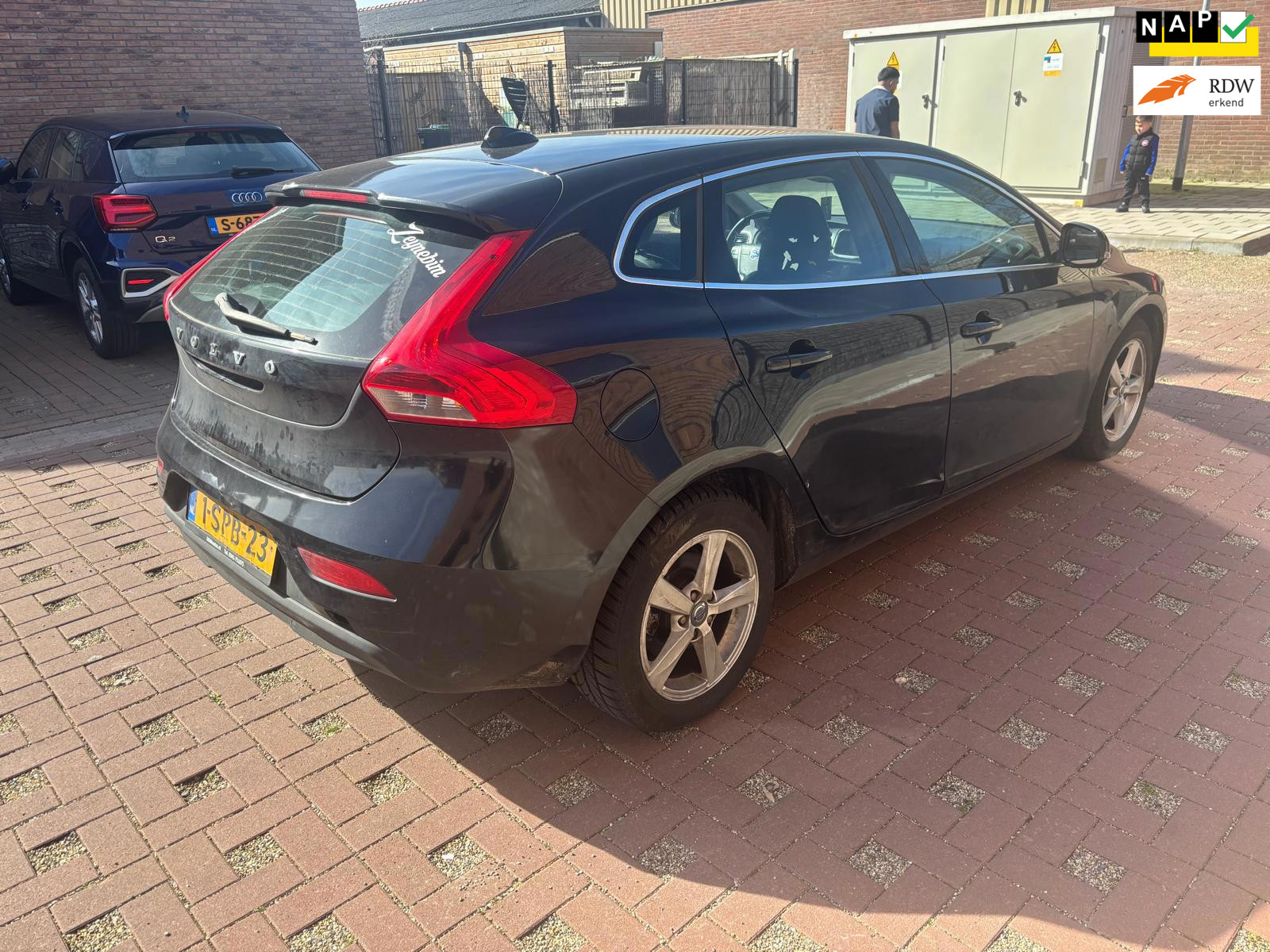 Volvo V40 1.6 D2 Momentum rijdt super 2013 - voorkant