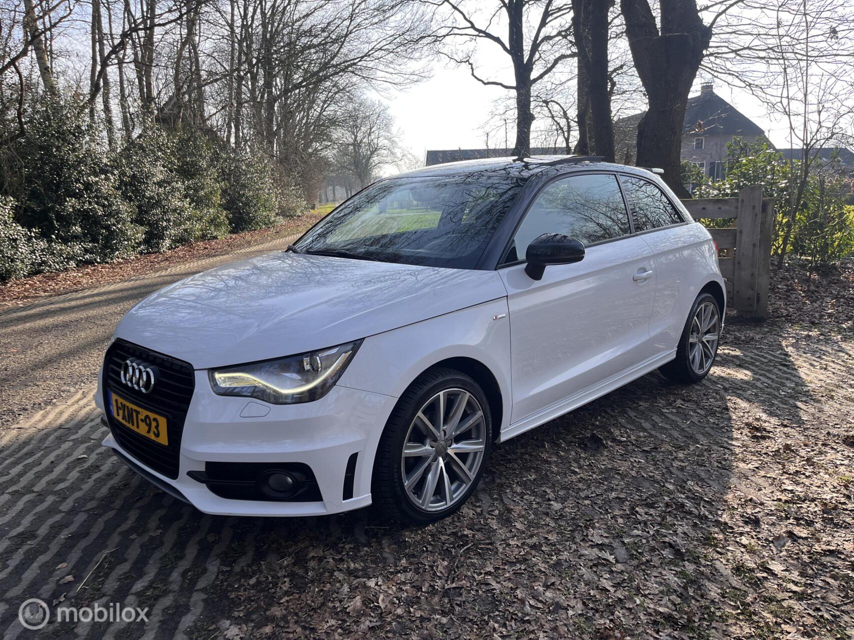 Audi A1 1.6 TDI Pro Line S Line | PANO | BOSE | CRUISE | NAP 2014 - voorkant