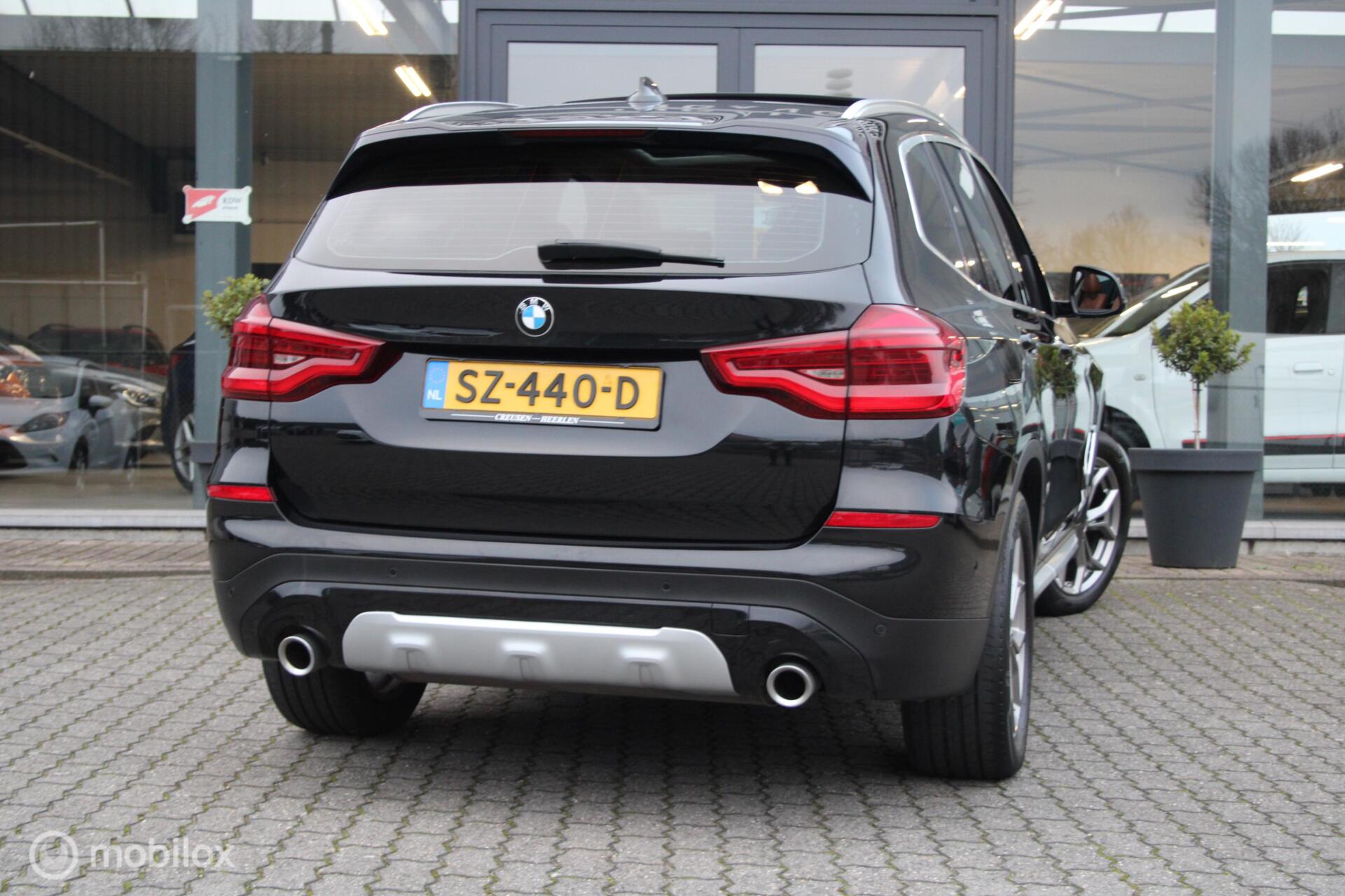 Foto van BMW X3 Xdrive20i