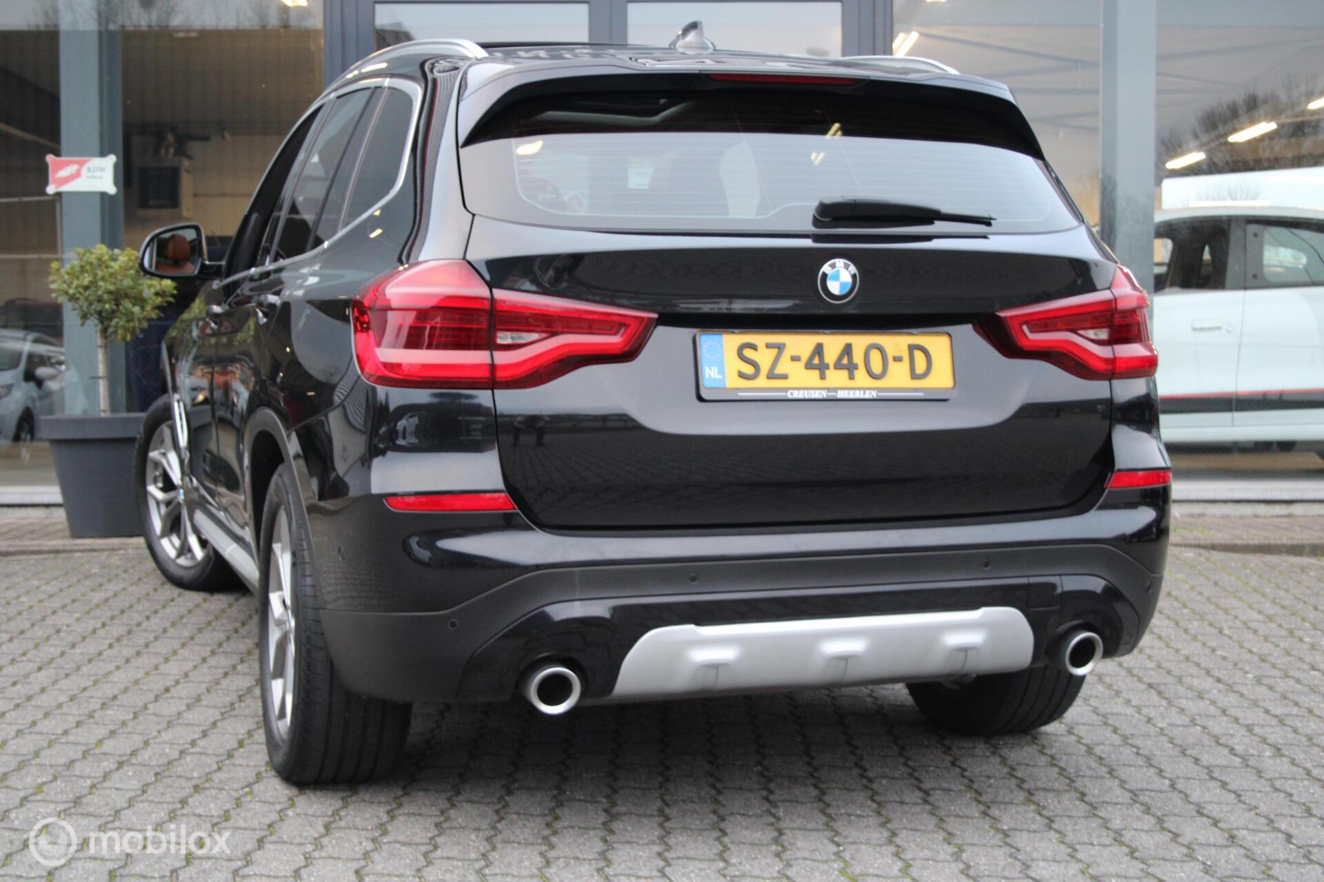 Foto van BMW X3 Xdrive20i